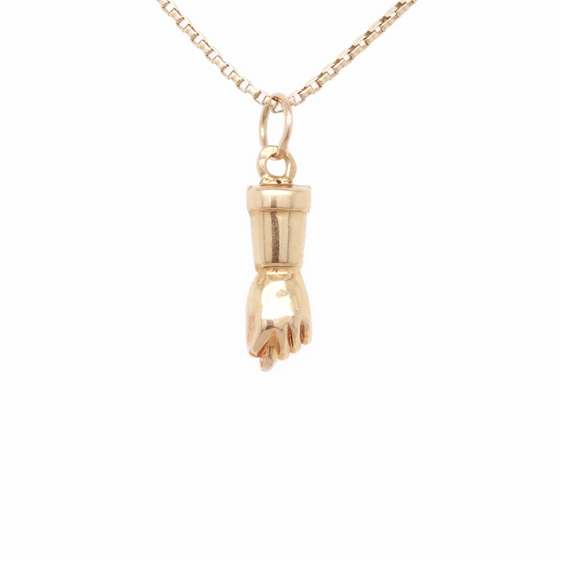 Vintage 14K Gold Fig Sign / Mano Figa Pendentif ou breloque pour un bracelet en vente 4