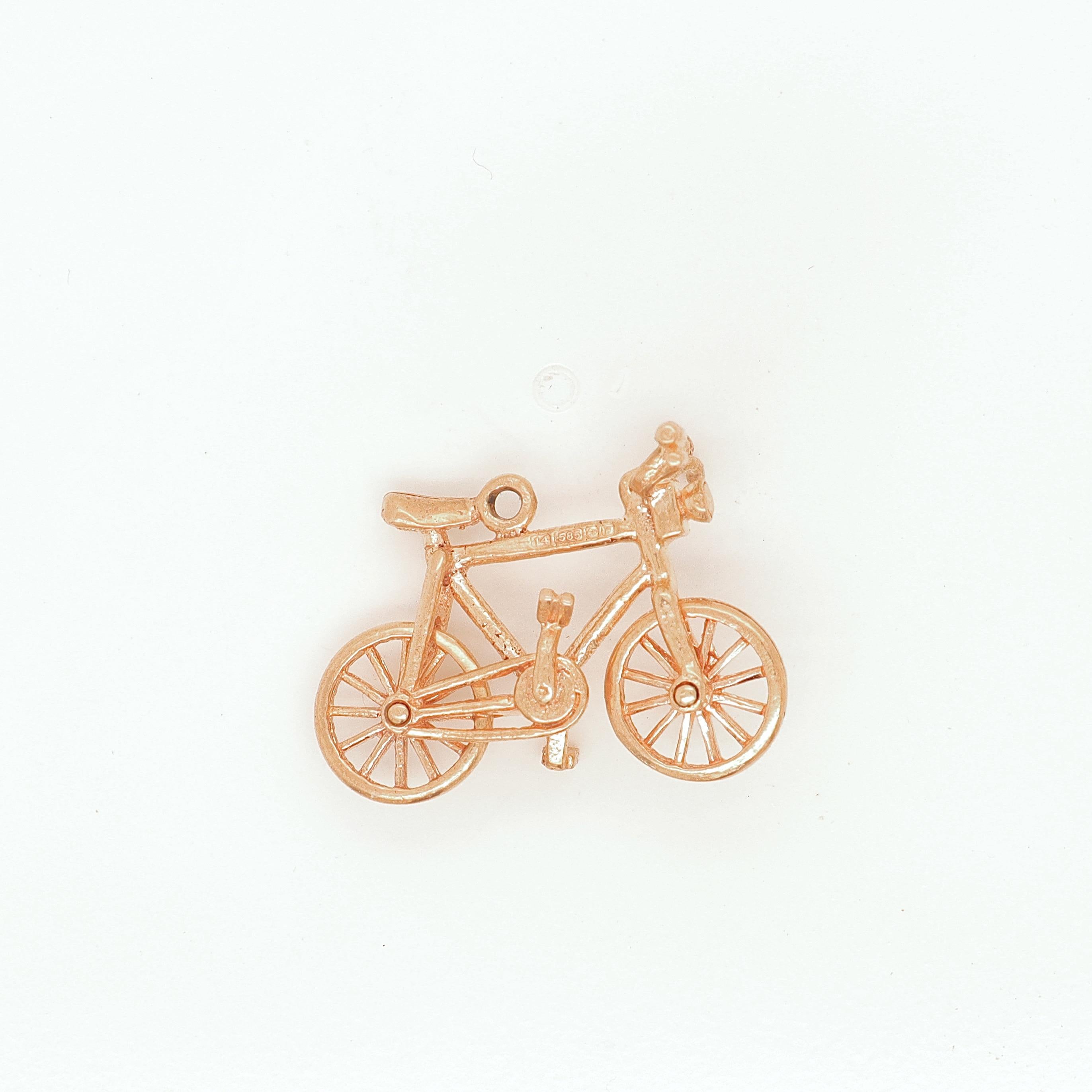 Vintage 14K Gold Figural Bicycle Charm for a Bracelet In Good Condition For Sale In Philadelphia, PA