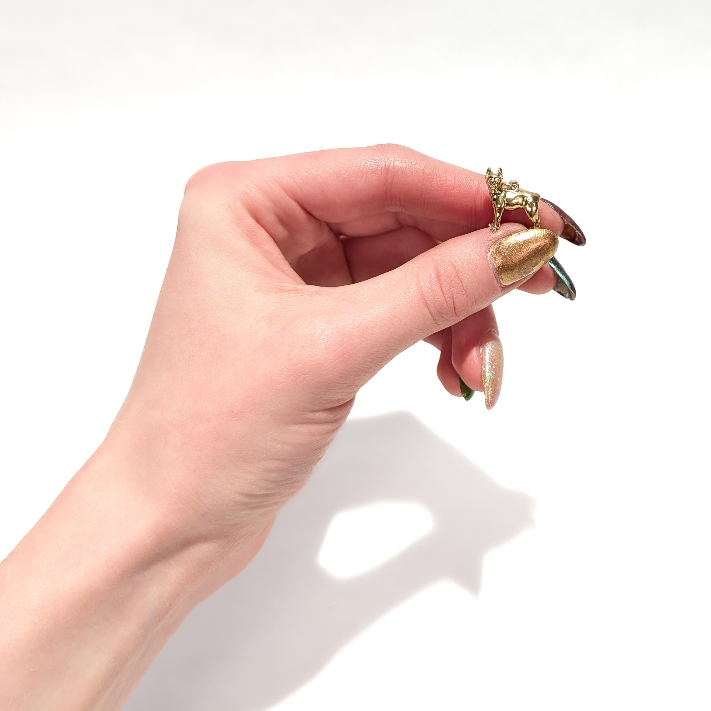 Rétro Vintage 14K Gold Figural Boxer Dog Charm en vente