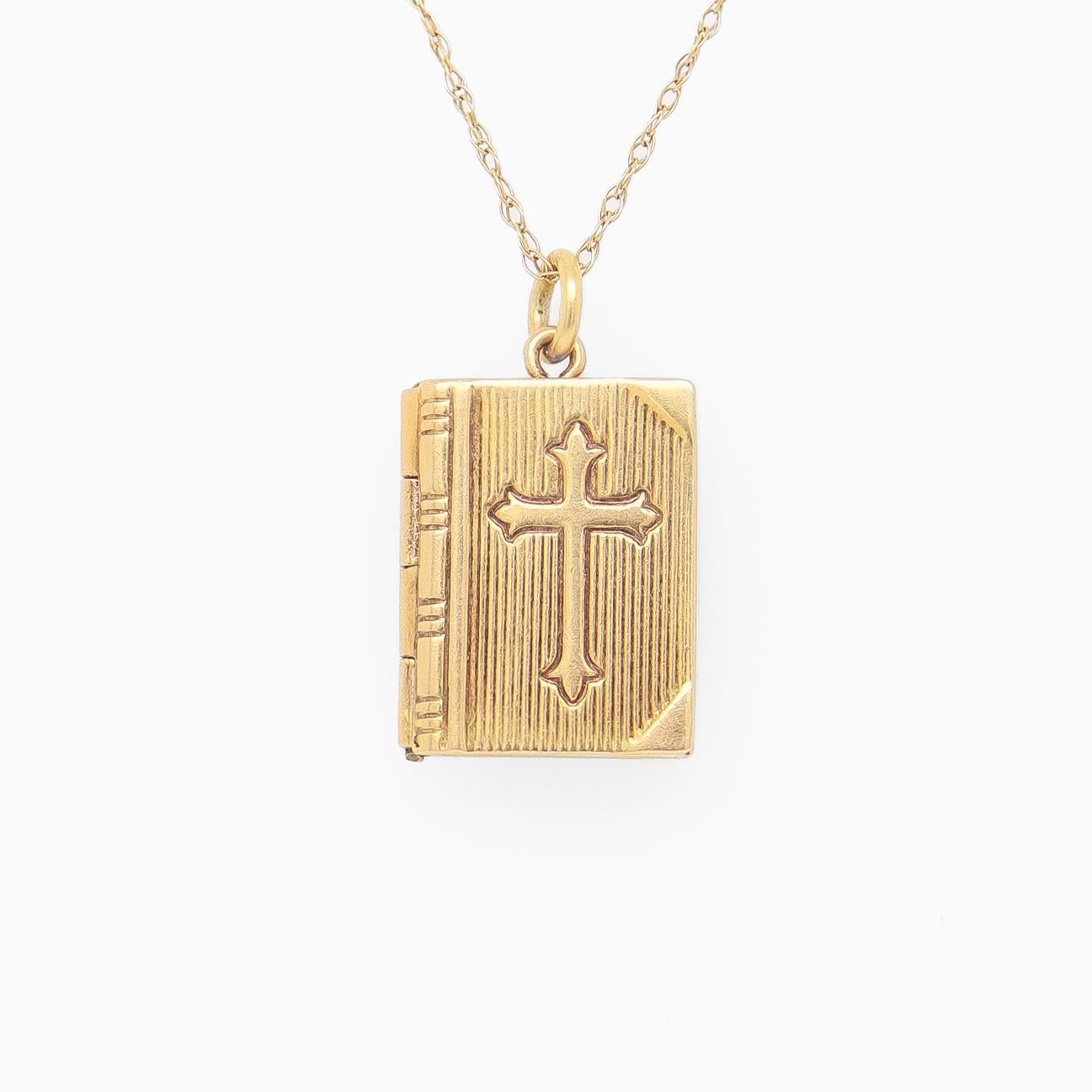 Vintage 14K Gold Figural Christian Bible Charm for a Bracelet In Good Condition In Philadelphia, PA