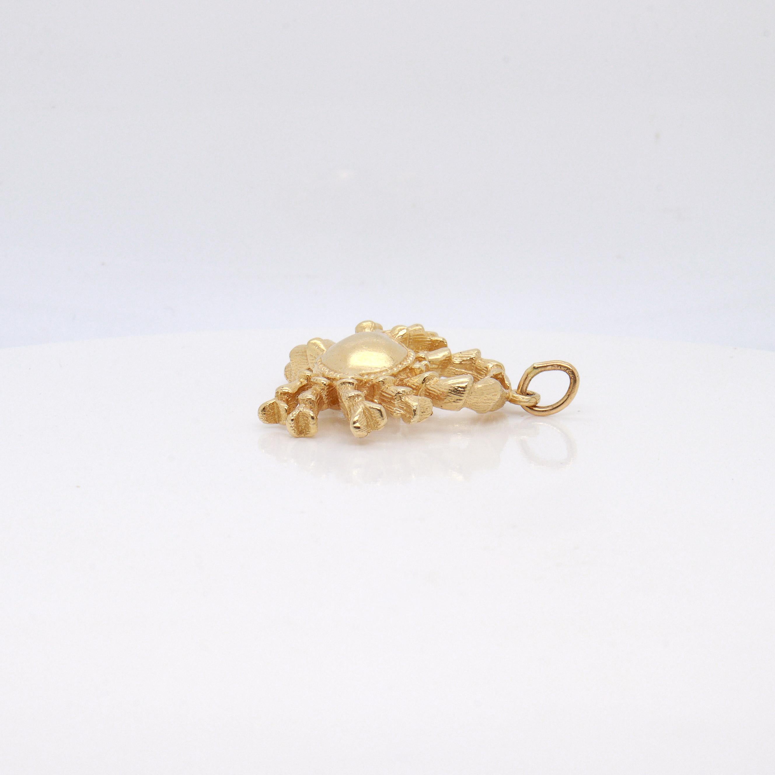 Vintage 14K Gold Figural Krabbe Anhänger oder Charme für ein Armband im Angebot 1