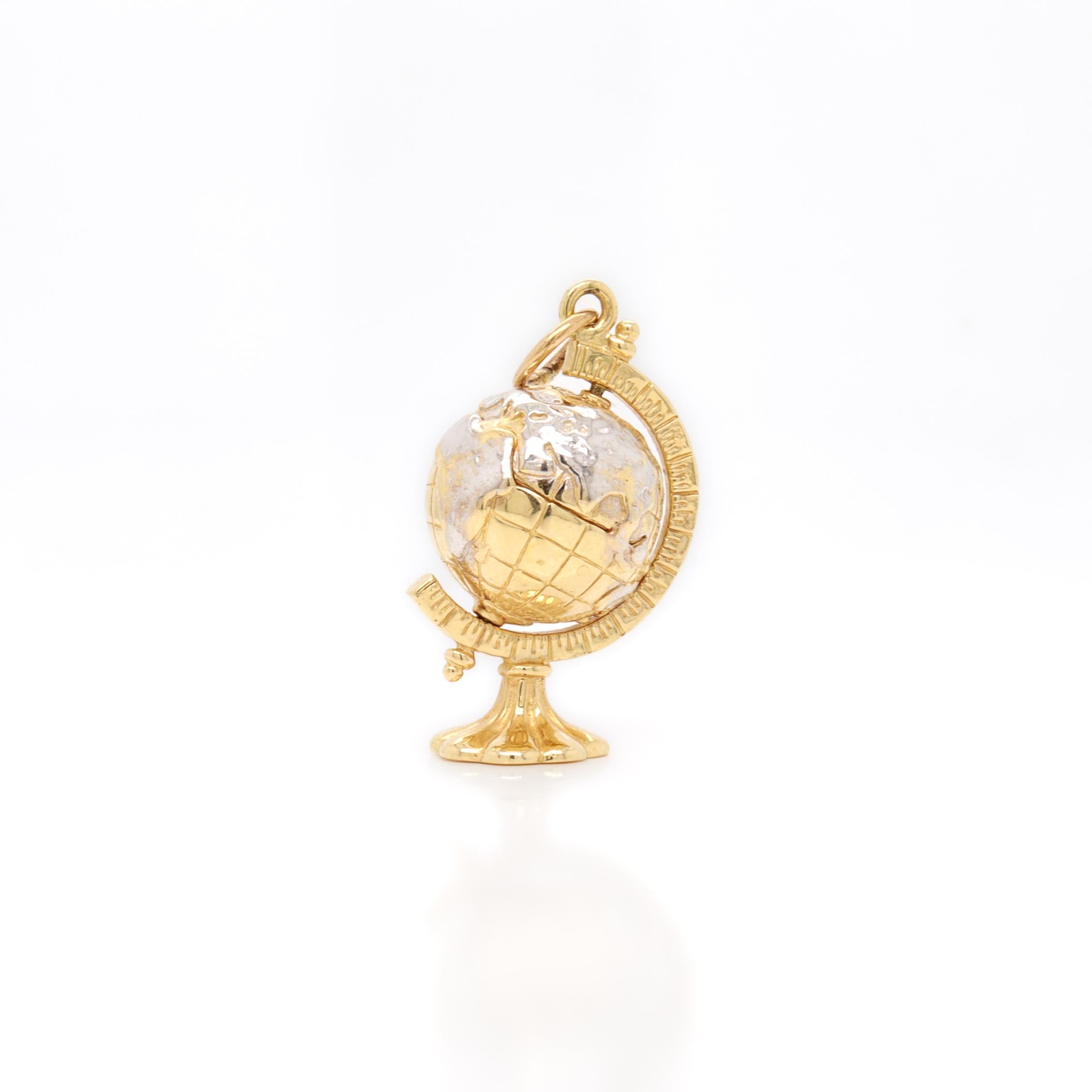 Vintage 14K Gold Figural Earth Globe Charm for a Bracelet Bon état - En vente à Philadelphia, PA
