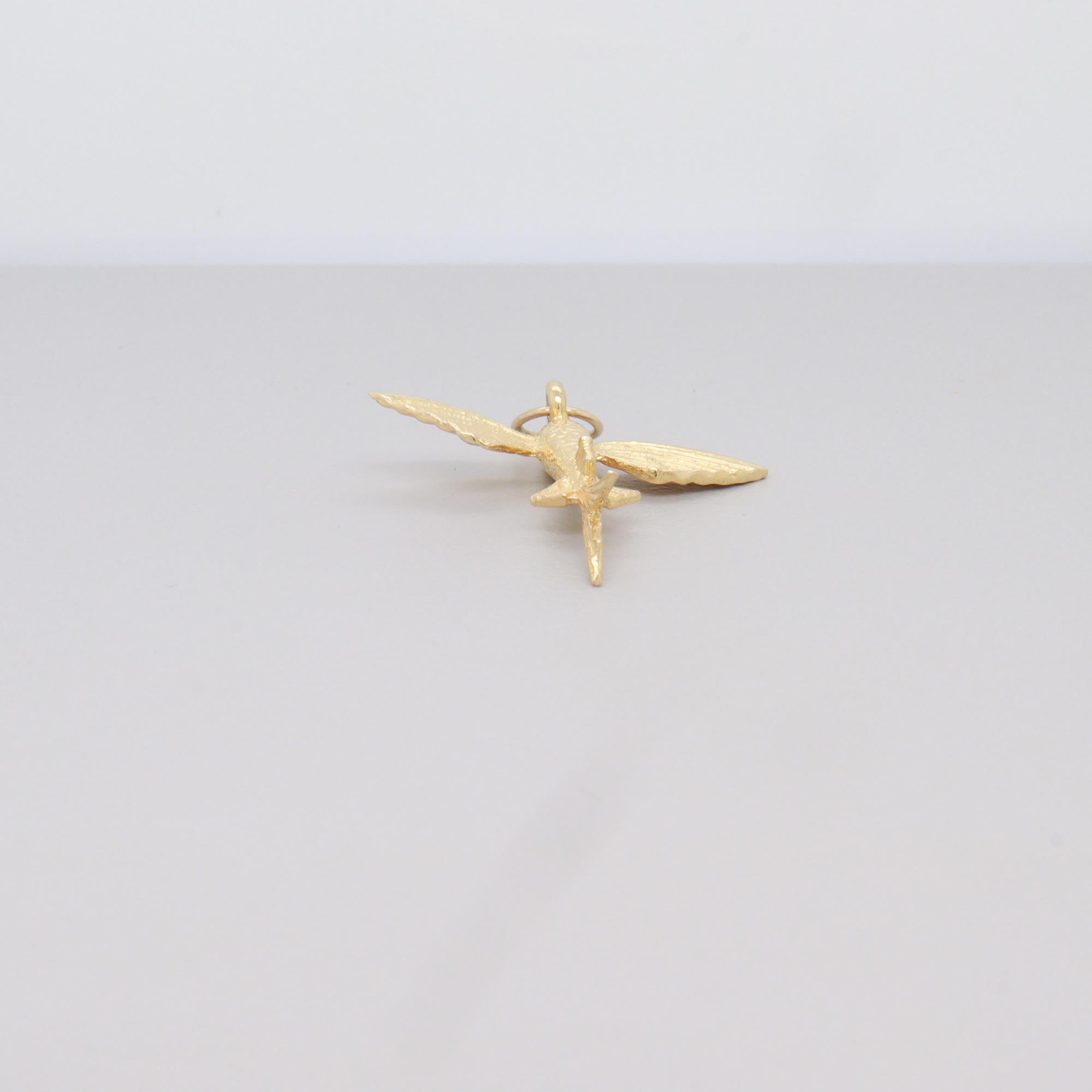 Vintage 14K Gold Figural Flying Fish Charm for a Bracelet en vente 6