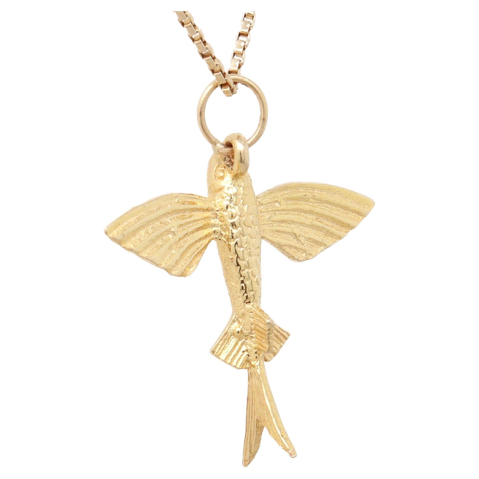 Vintage 14K Gold Figural Flying Fish Charm for a Bracelet en vente