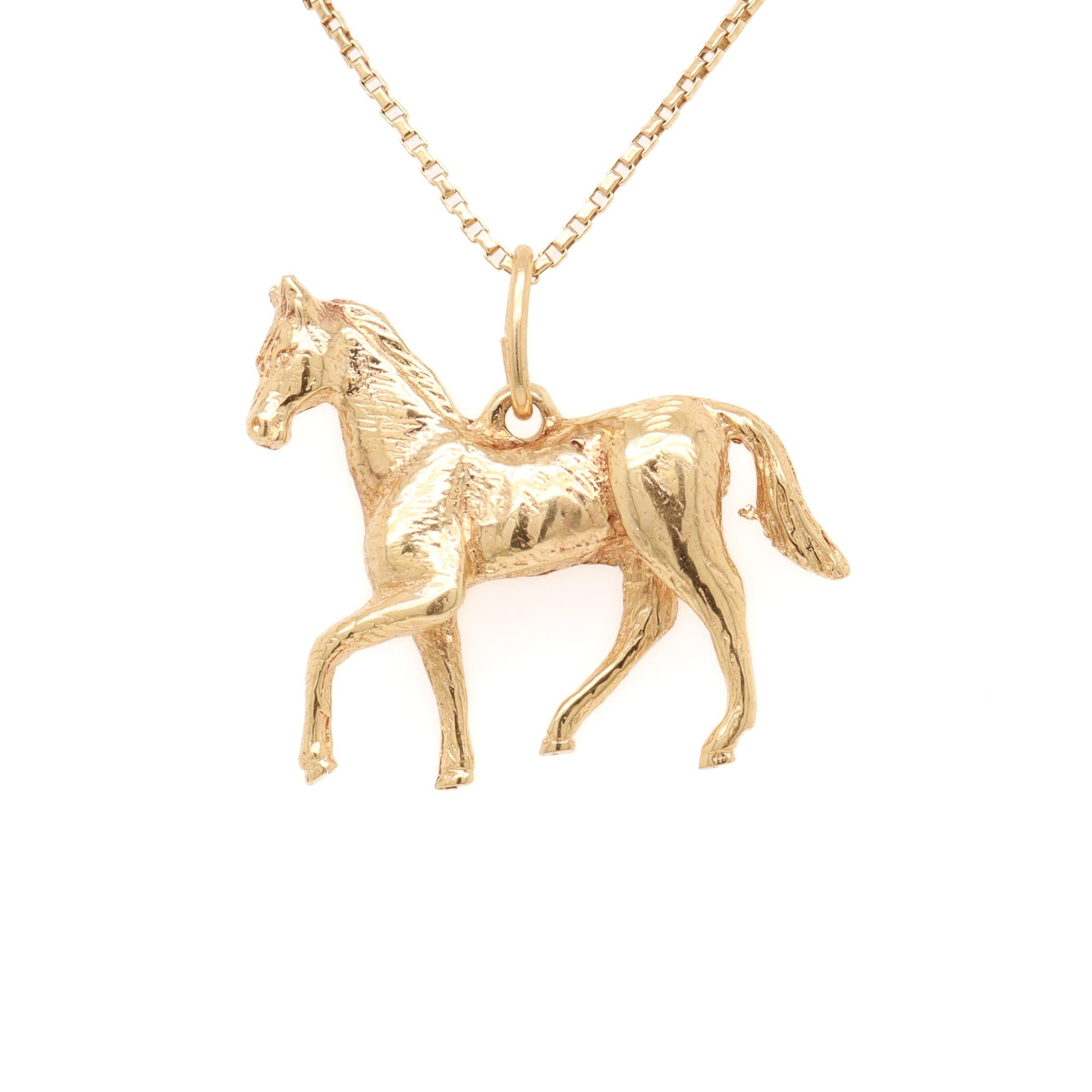 Charm o ciondolo con cavallo figurativo in oro 14K vintage in vendita 2