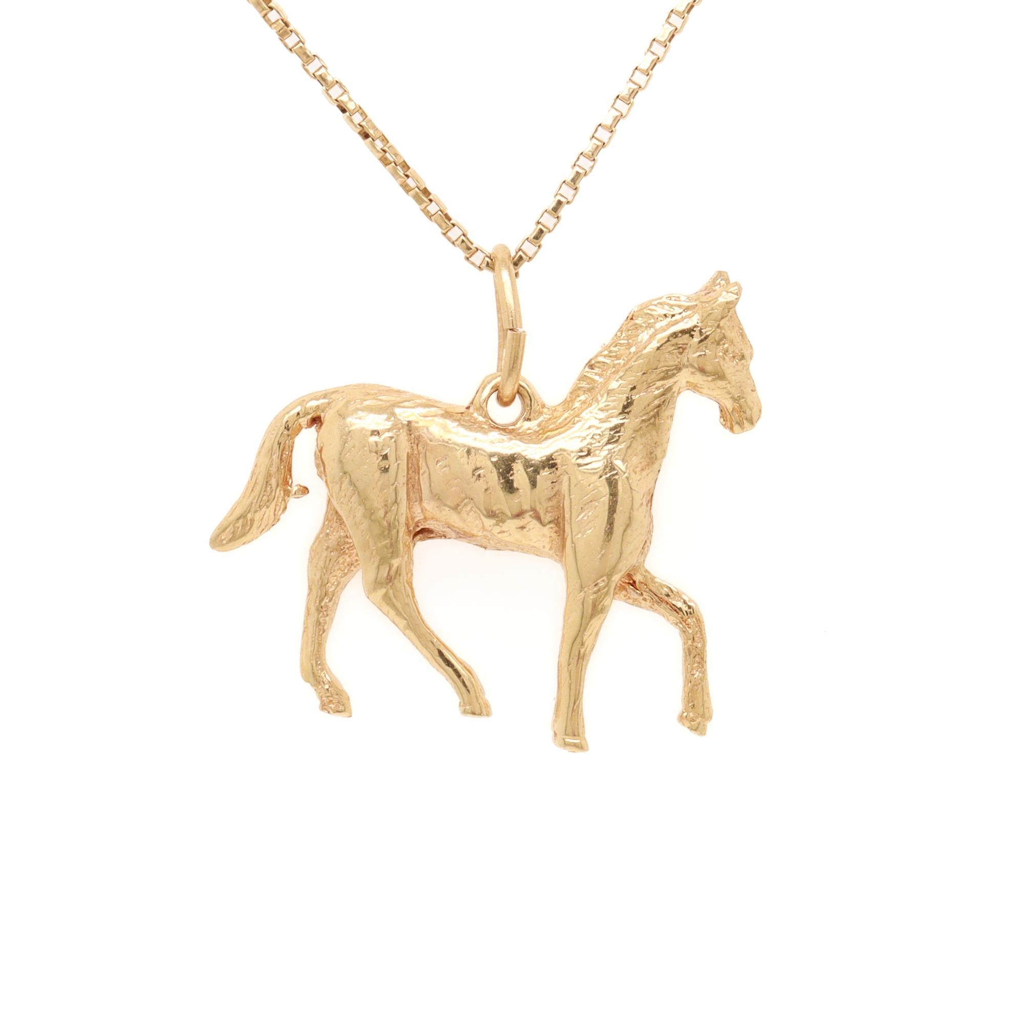 Charm o ciondolo con cavallo figurativo in oro 14K vintage in vendita 4