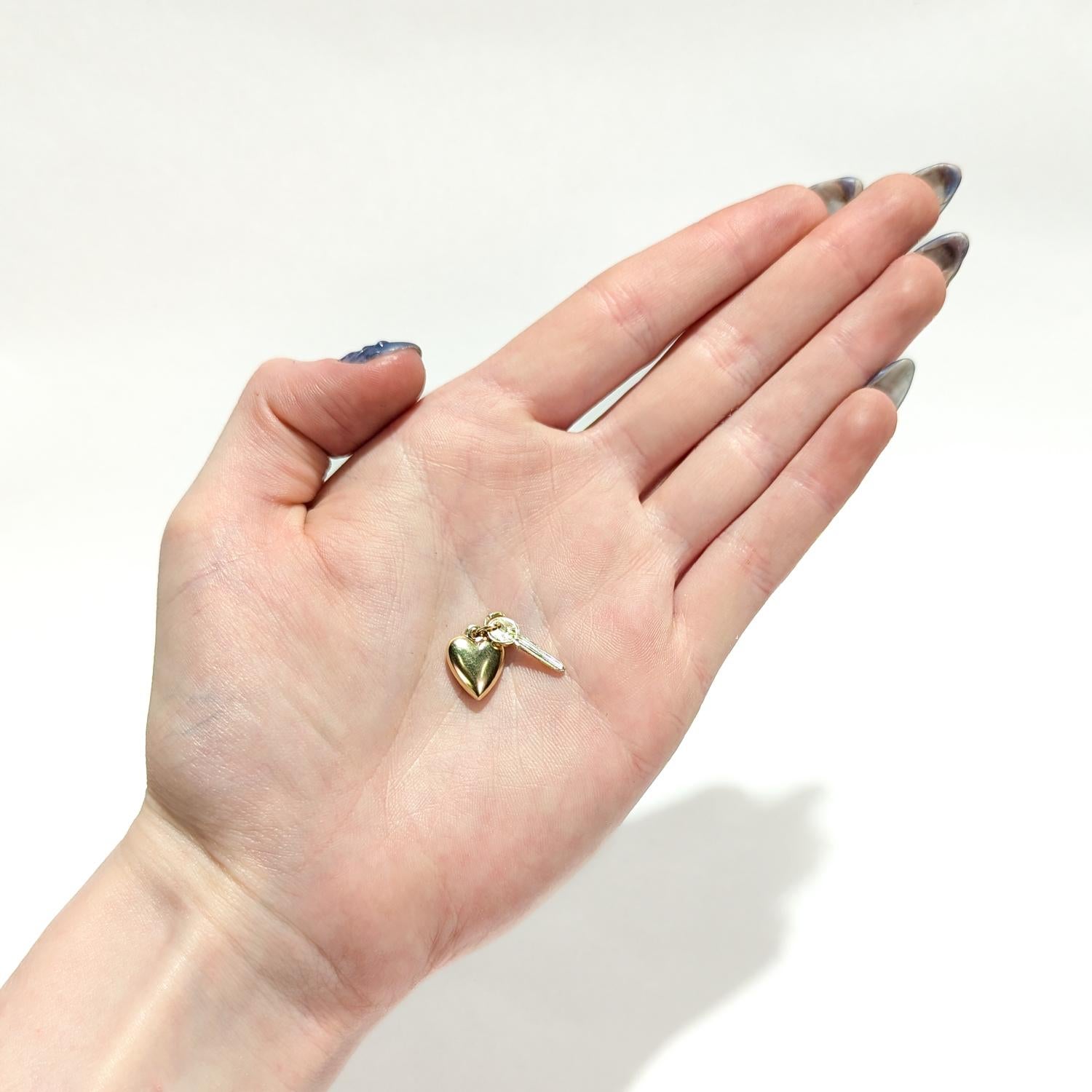 Vintage 14K Gold Figural Key to the Heart Charm For Sale 5