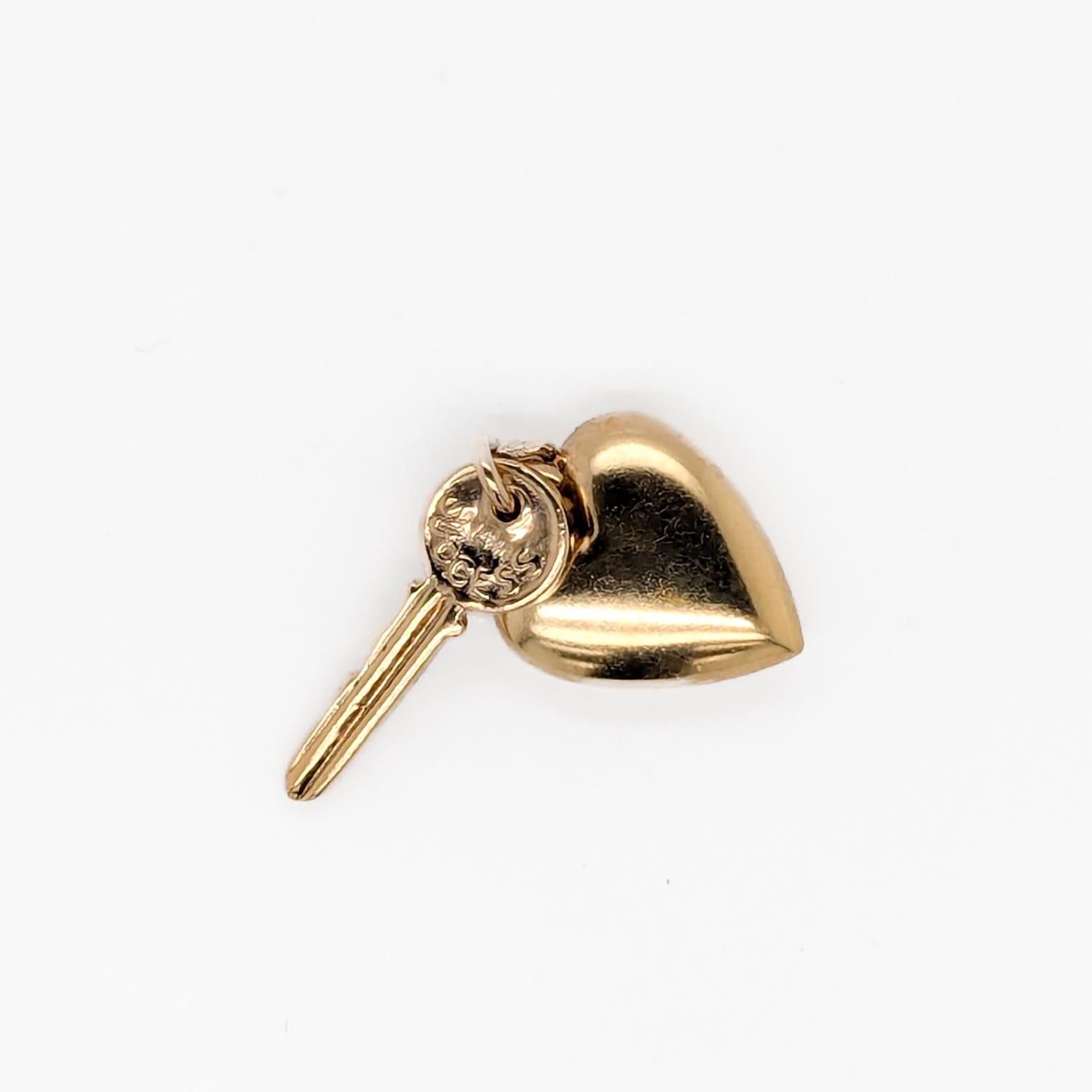 Vintage 14K Gold Figural Key to the Heart Charm In Good Condition For Sale In Philadelphia, PA