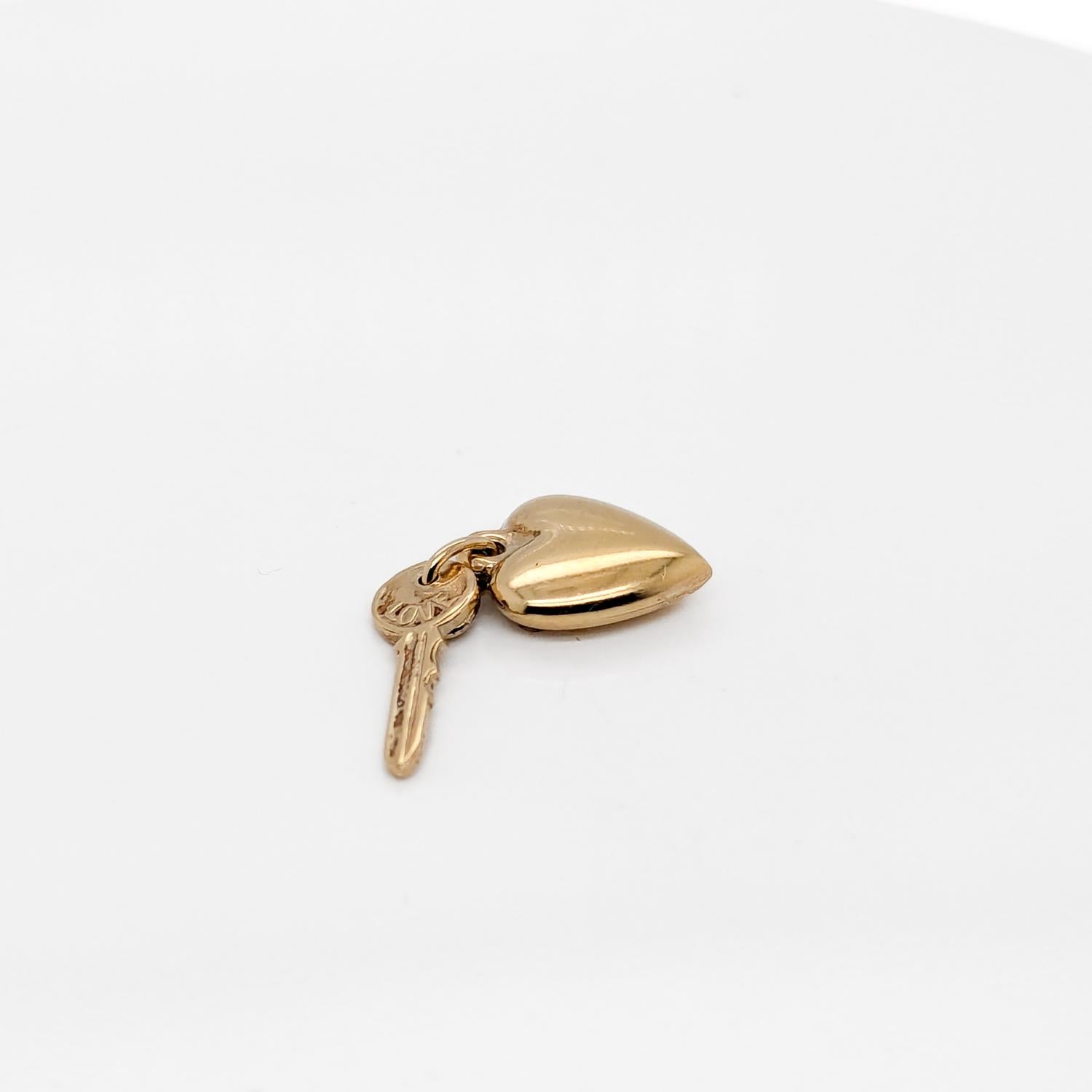Women's or Men's Vintage 14K Gold Figural Key to the Heart Charm For Sale