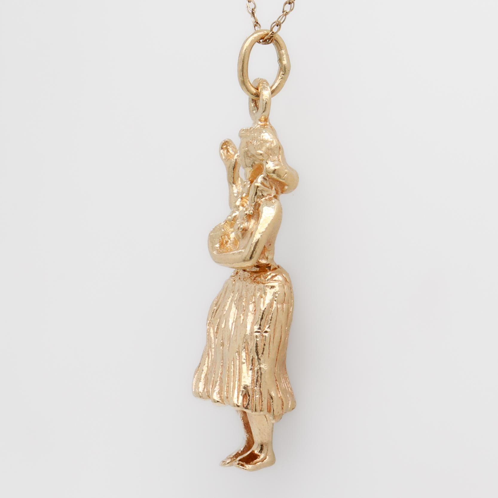 Vintage 14K Gold Figural Kinetic Hula Dancer Charm for a Bracelet in vendita 1