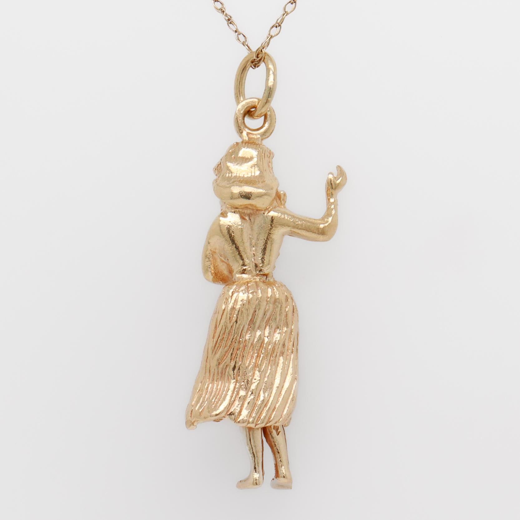 Vintage 14K Gold Figural Kinetic Hula Dancer Charm for a Bracelet in vendita 2