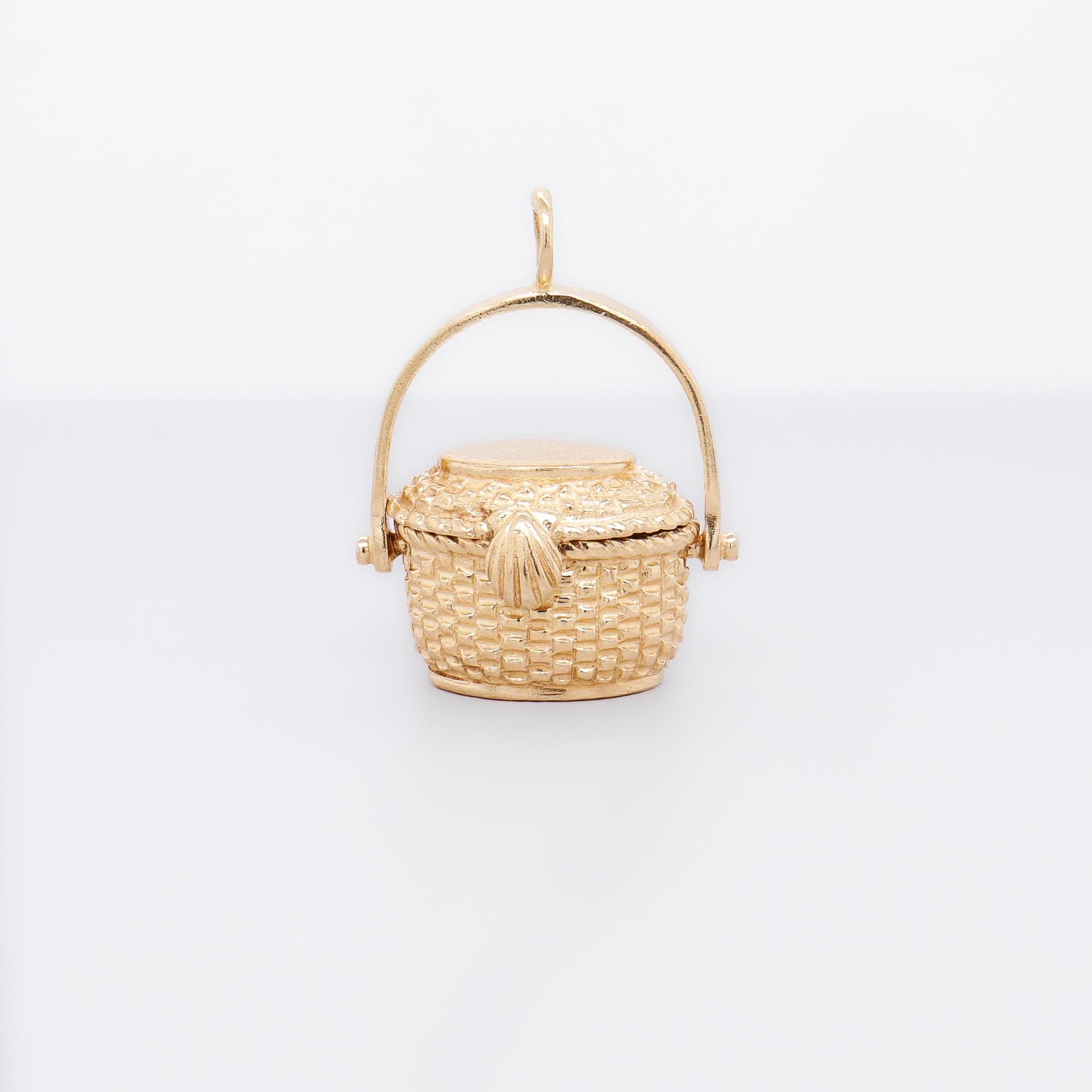 Charm figurativo d'epoca in oro 14K con cesto aperto Nantucket in vendita 7