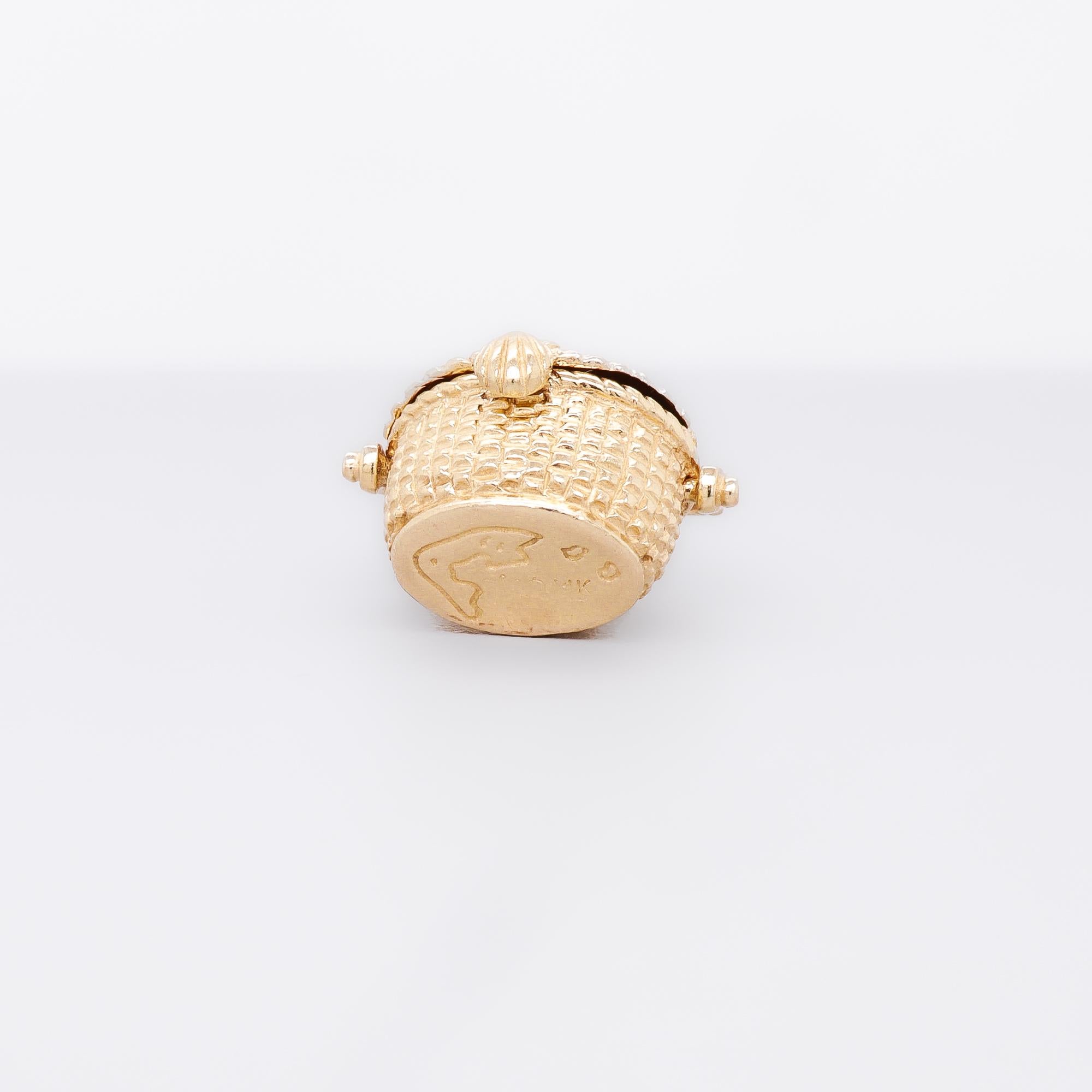 Charm figurativo d'epoca in oro 14K con cesto aperto Nantucket in vendita 13