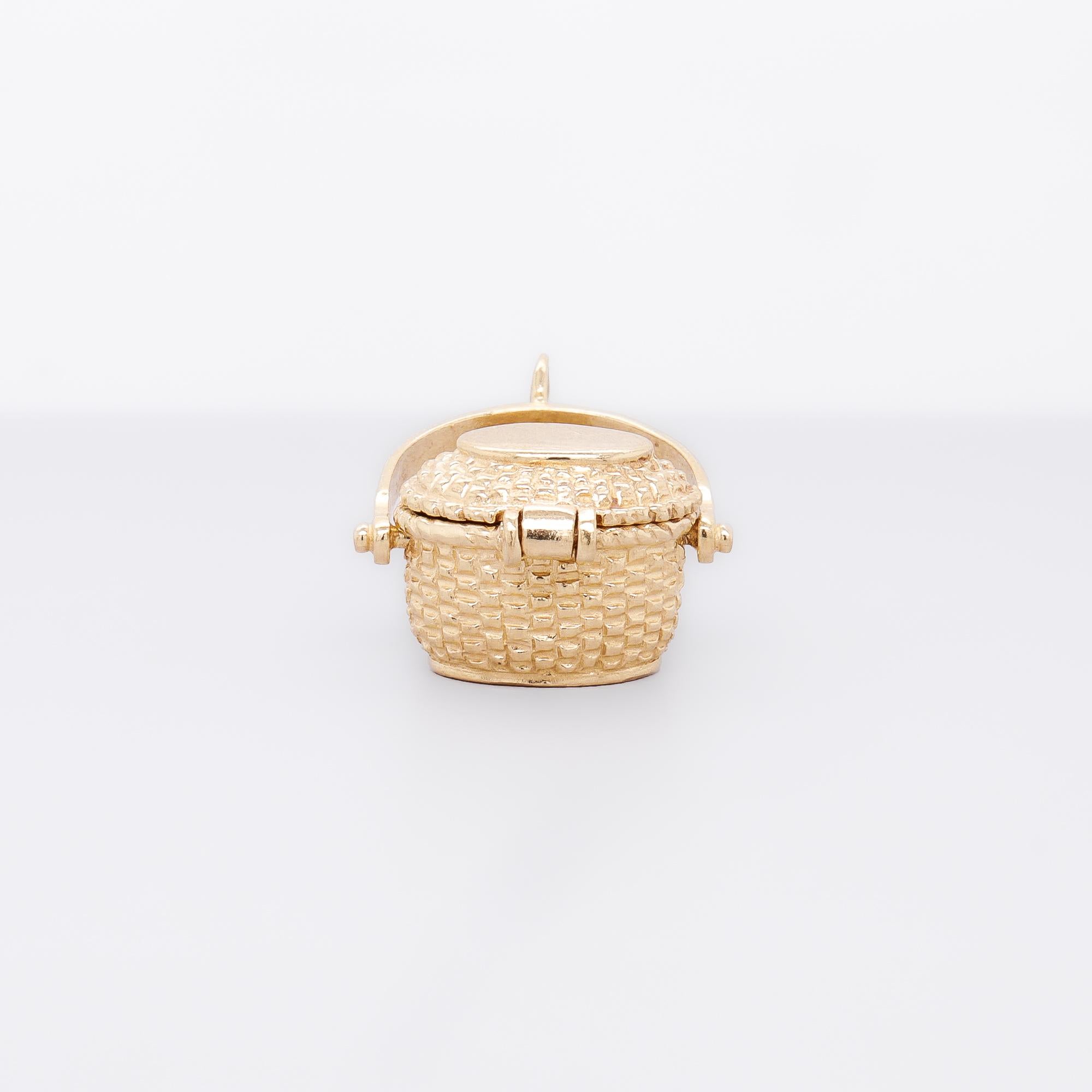 Charm figurativo d'epoca in oro 14K con cesto aperto Nantucket in vendita 4