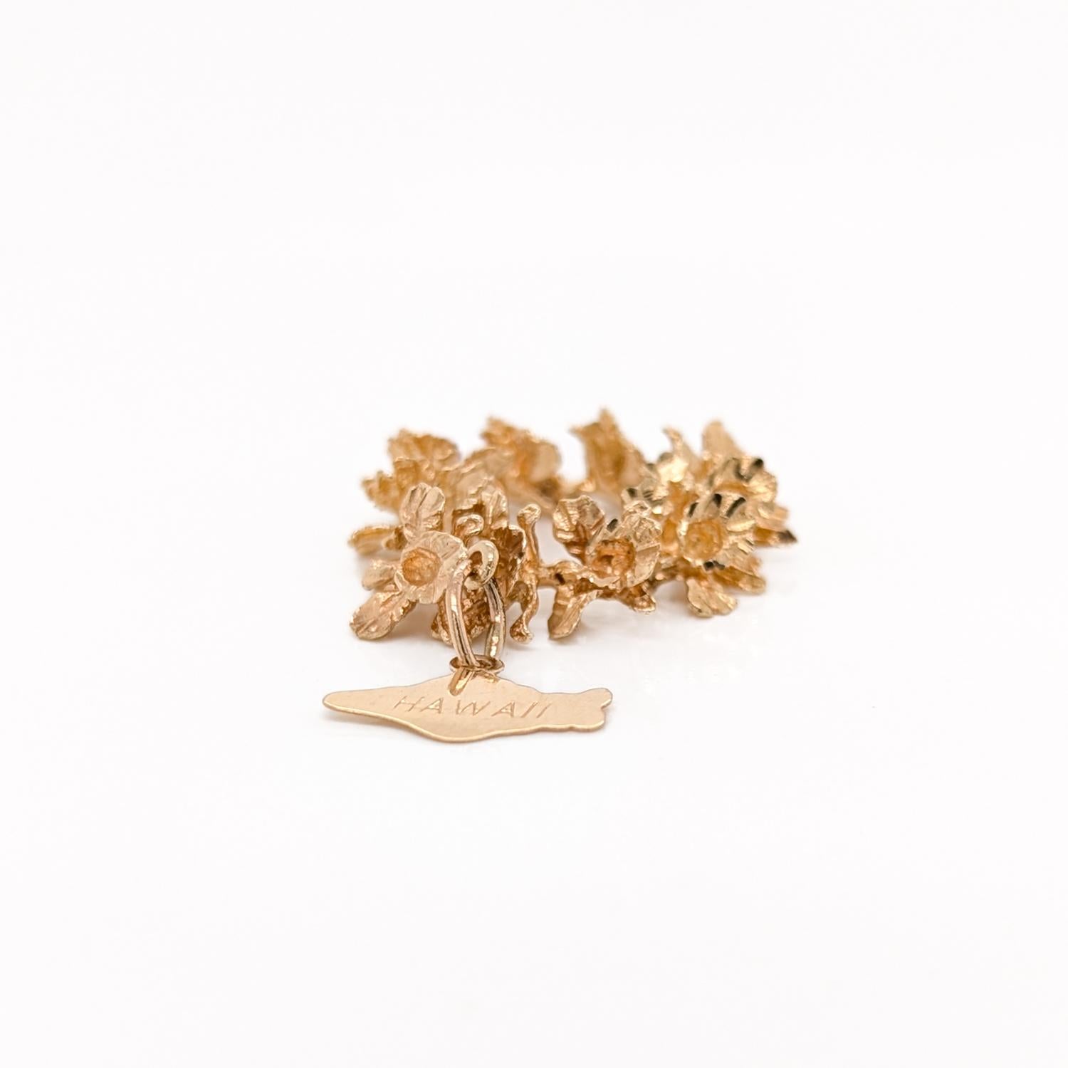 Modern Vintage 14K Gold Figural Orchid Lei Hawaii State Charm For Sale