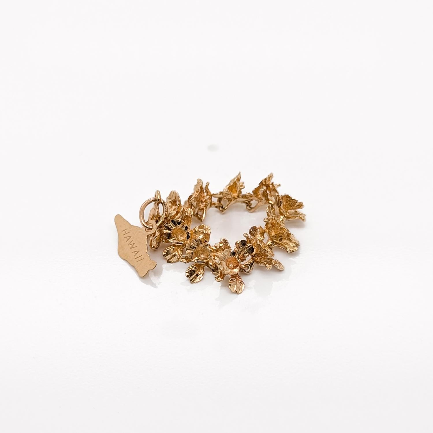 Vintage 14K Gold Figural Orchid Lei Hawaii State Charm For Sale 3
