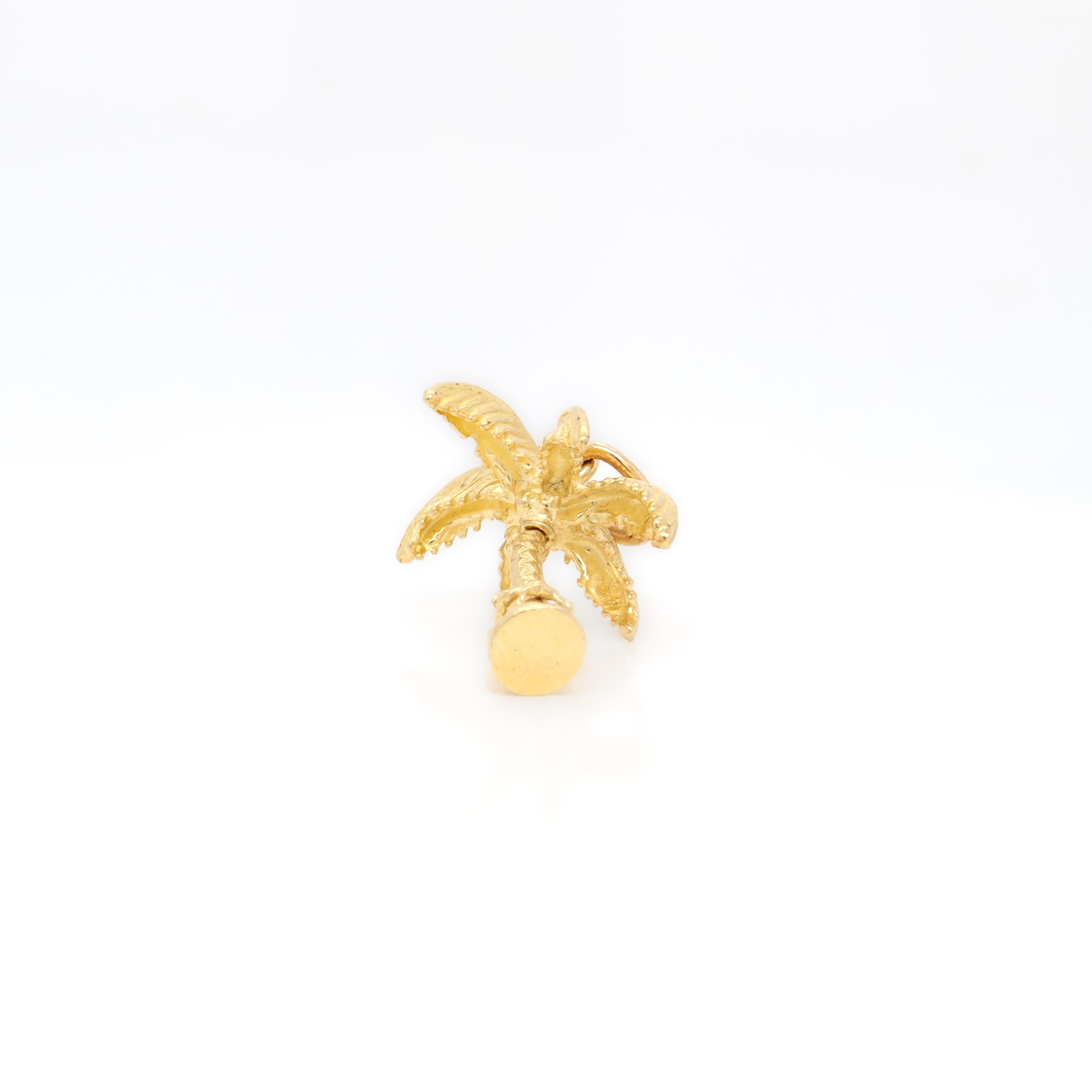Vintage 14K Gold Palms Vintage Figural Palm Tree with Climber Charm for a Bracelet en vente 4