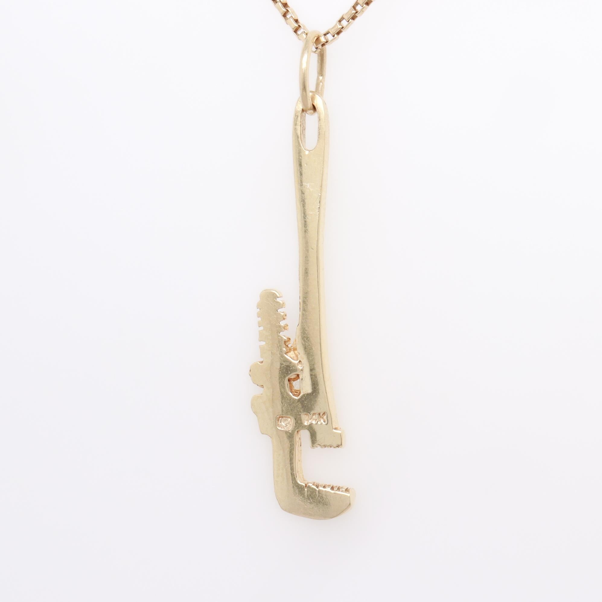 Charm figurato in oro 14K per braccialetto con chiave a tubo in vendita 2