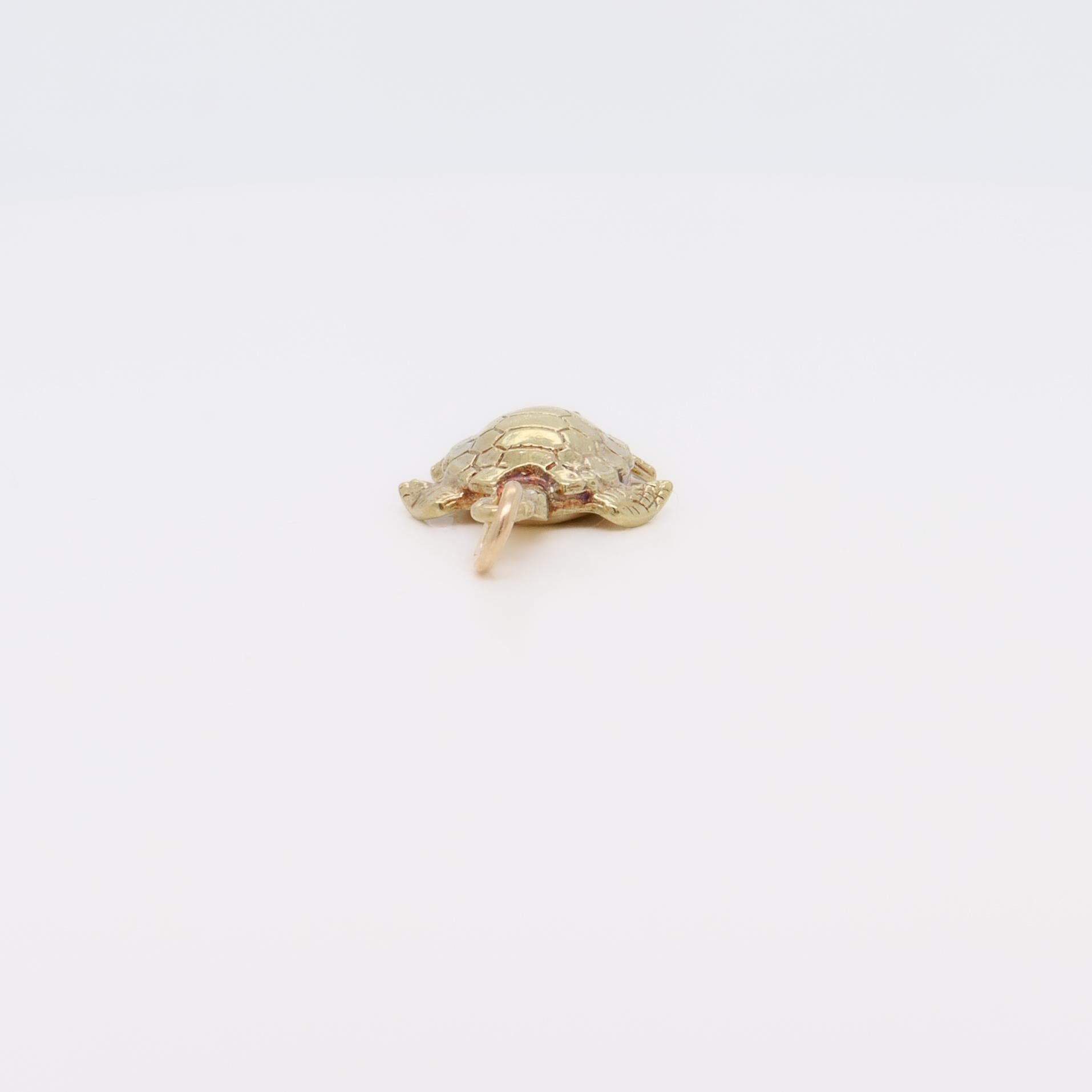 Vintage 14K Gold Figural Sea Turtle Charm or Pendant For Sale 2