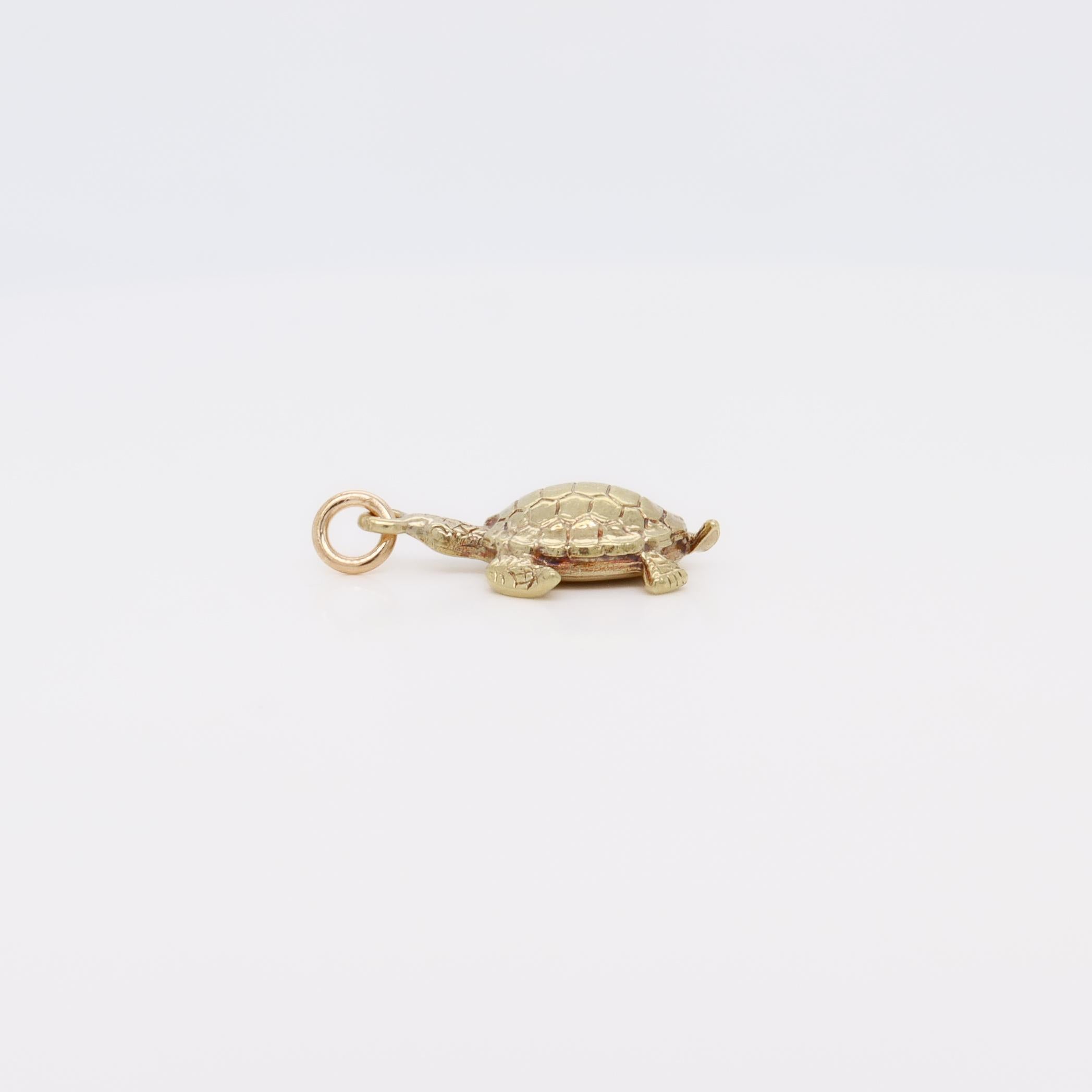 Vintage 14K Gold Figural Sea Turtle Charm or Pendant For Sale 3