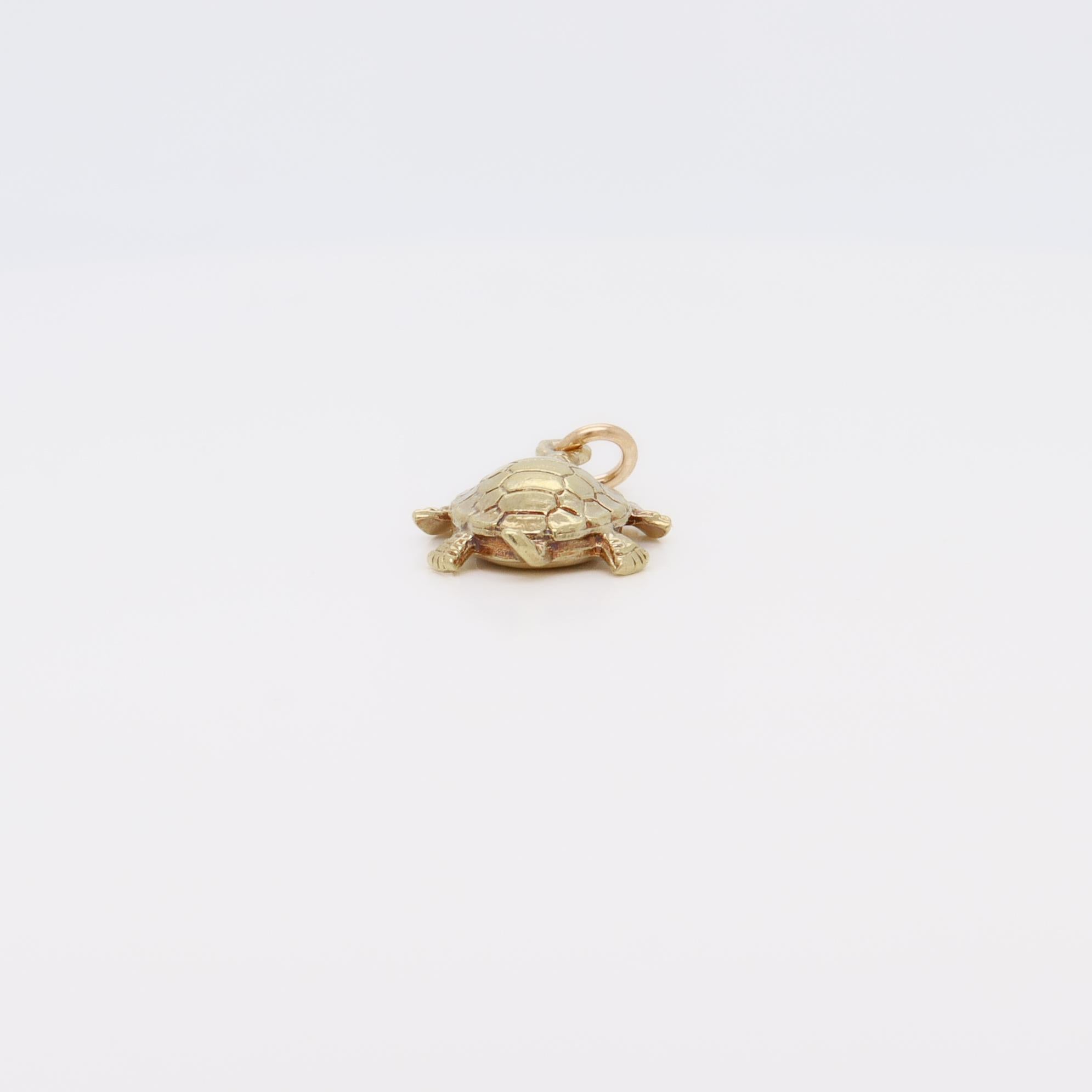 Vintage 14K Gold Figural Sea Turtle Charm or Pendant For Sale 4