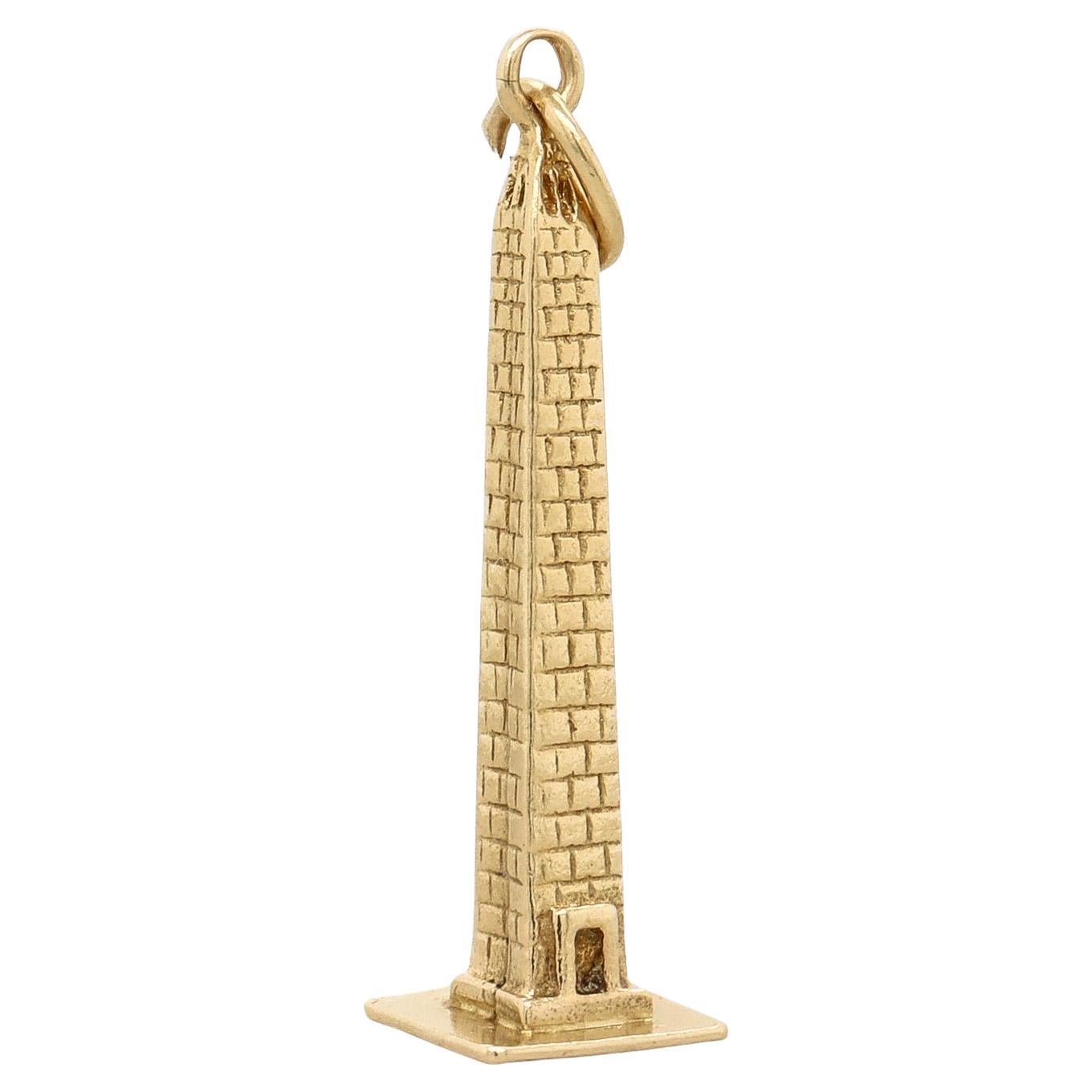 Colgante vintage de oro de 14 quilates en forma de monumento a Washington para una pulsera