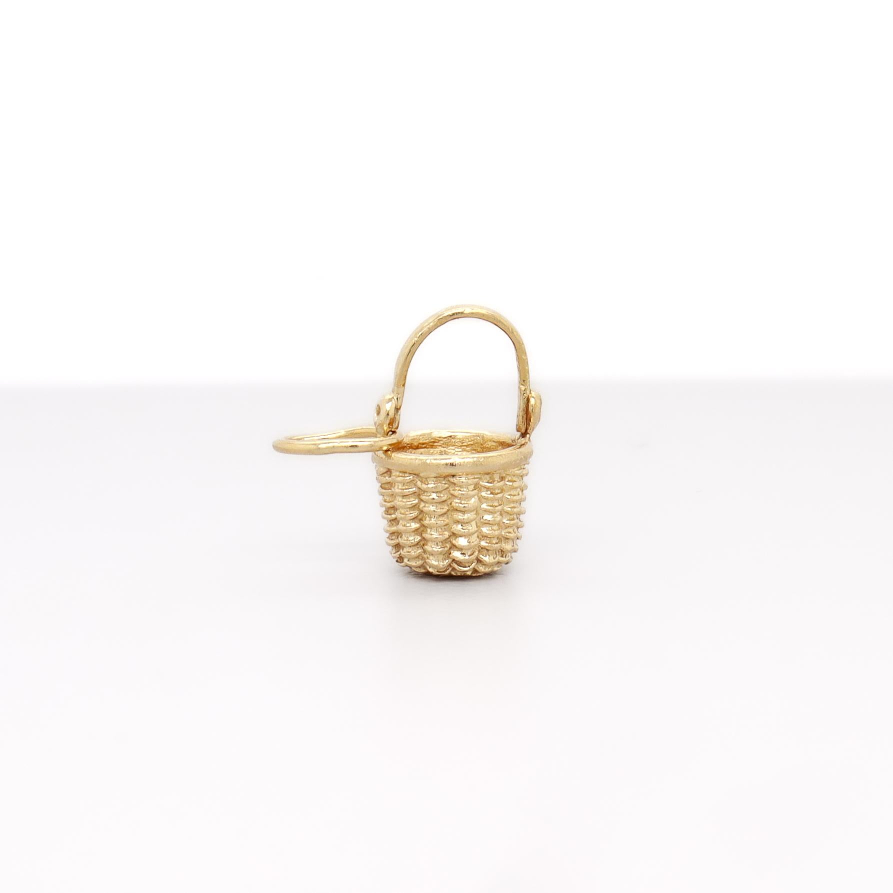 Charm figurato in oro 14K con cesto di vimini o di Nantucket in vendita 6