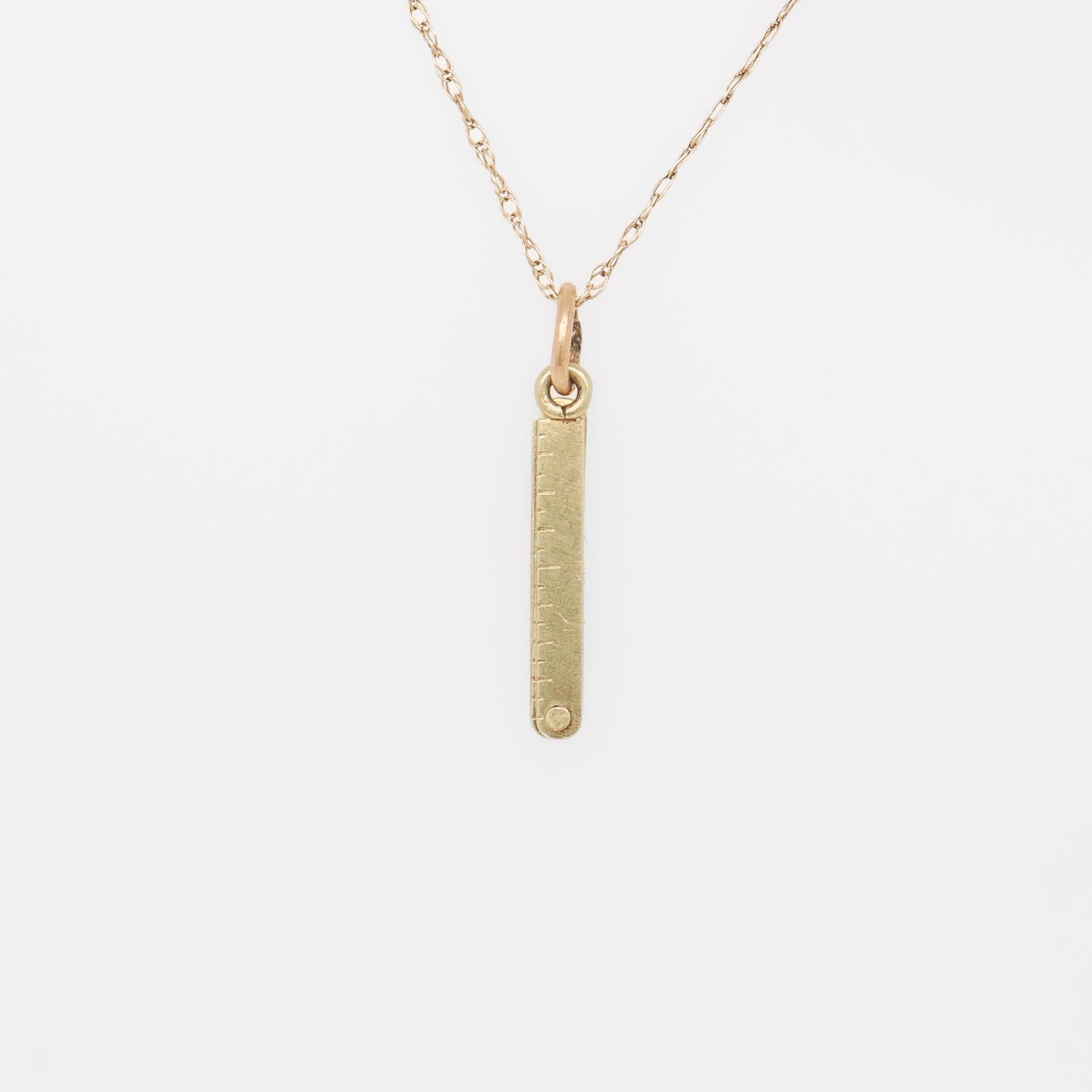 Charm con righello pieghevole in oro 14K vintage per un braccialetto di charme in vendita 1