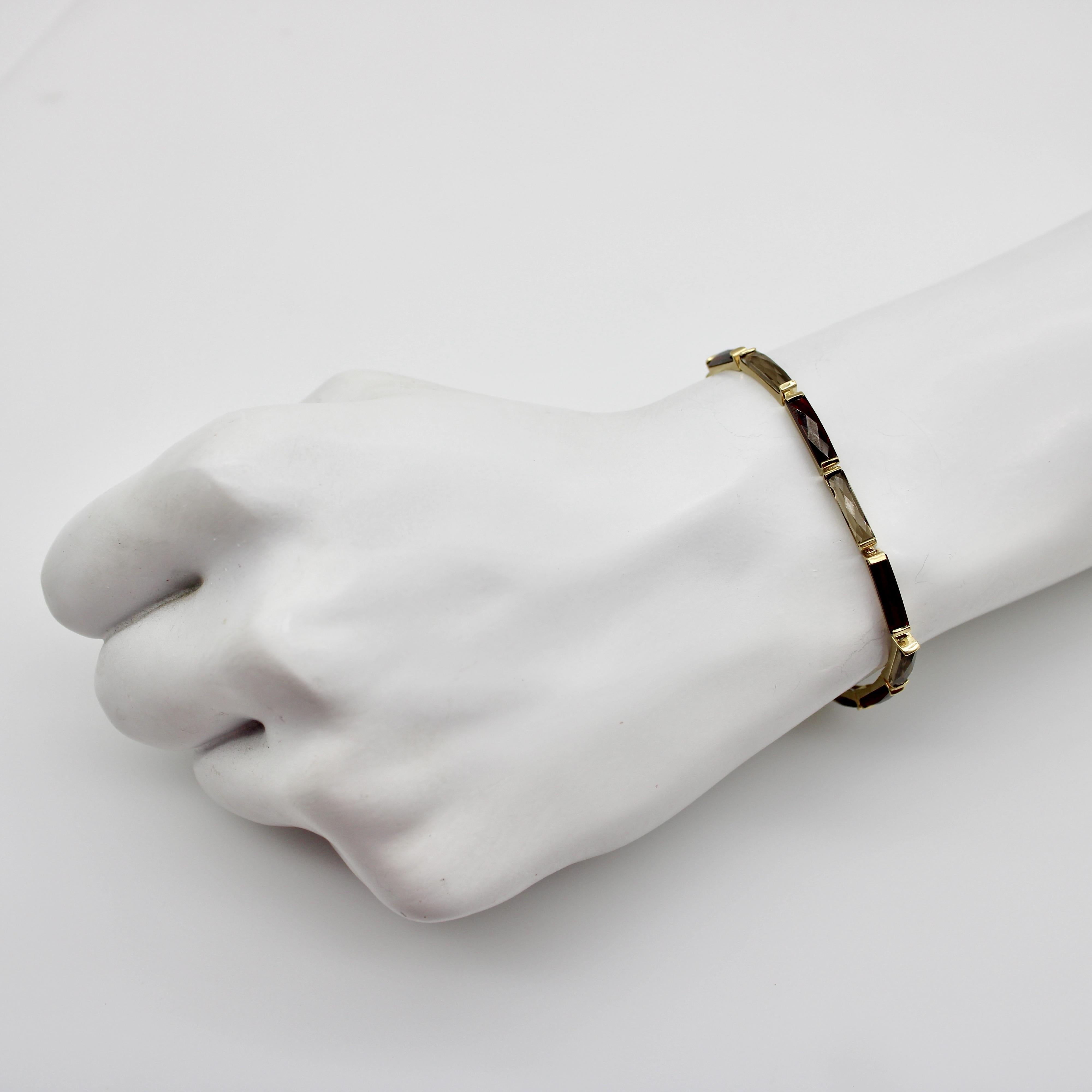 Bracelet vintage en or 14 carats, grenat et quartz fumé en vente 2
