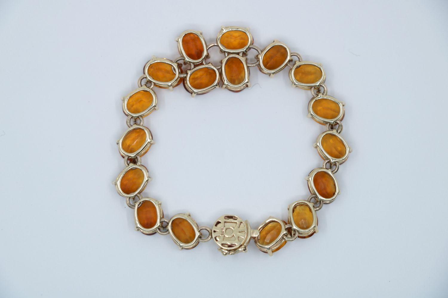 Vintage 14K Gold Garnet Bracelet In Good Condition For Sale In Flushing, NY