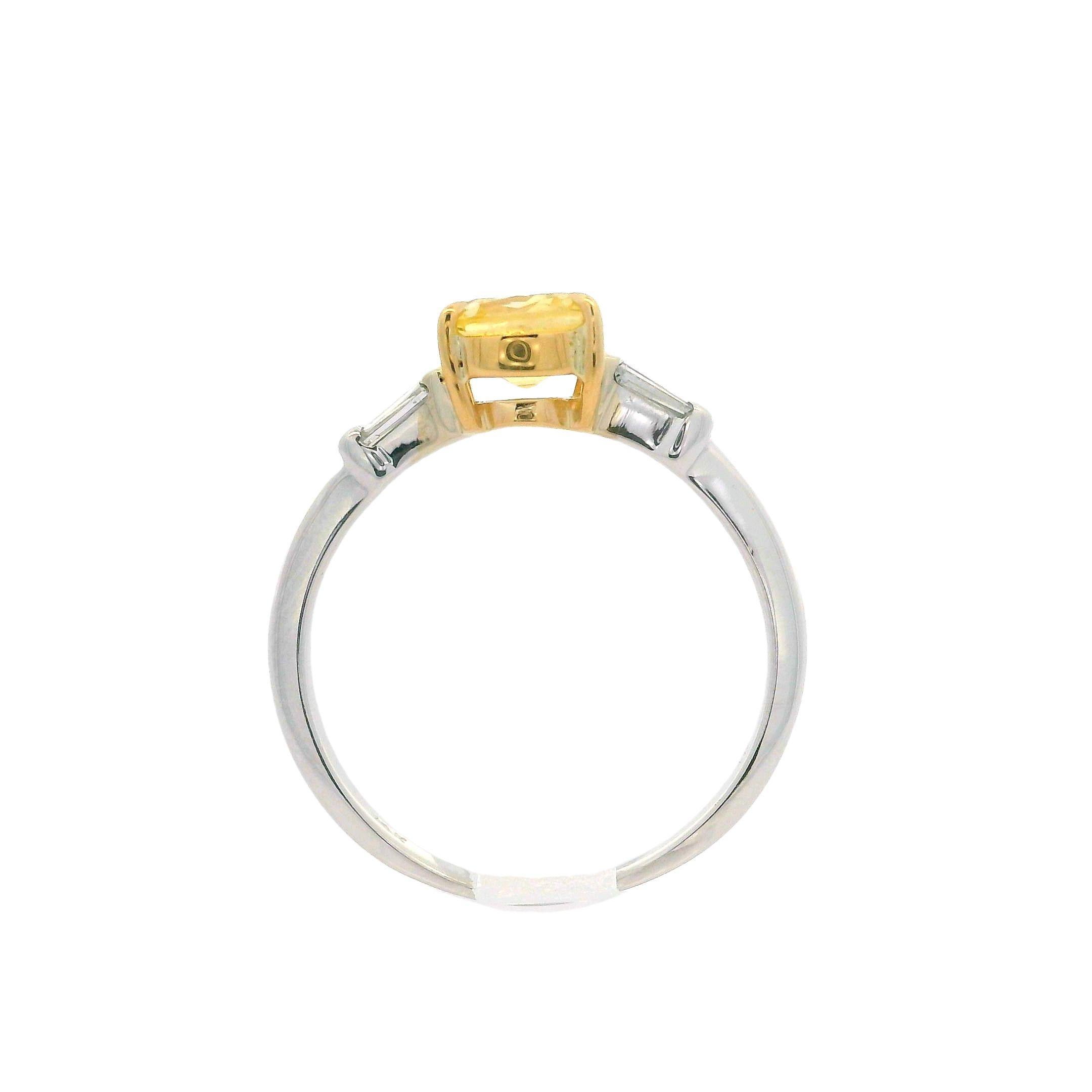 Anello vintage in oro 14k GIA 1,23ctw No Heat giallo pastello con zaffiro a cuscino e diamante In condizioni ottime in vendita a Montclair, NJ