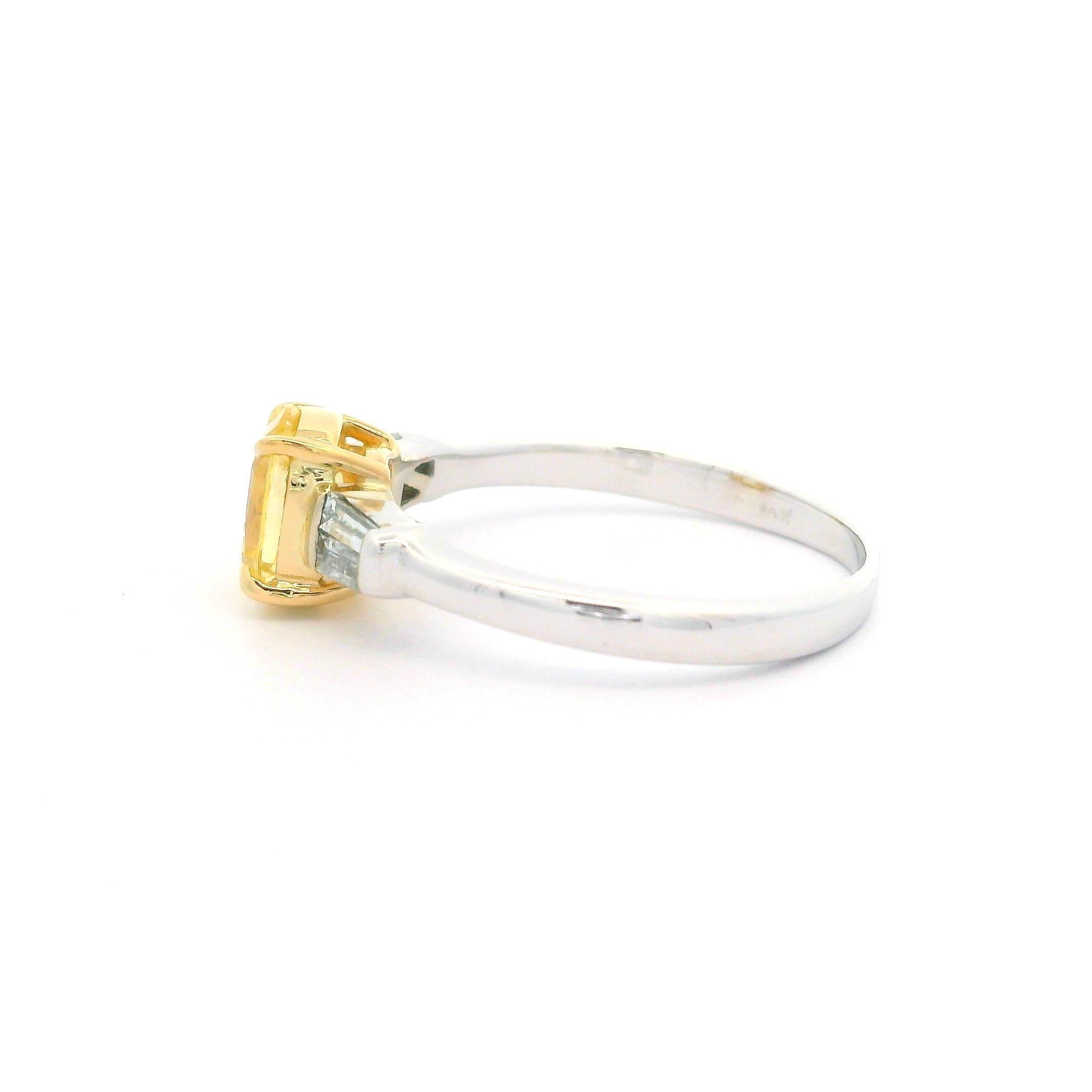Anello vintage in oro 14k GIA 1,23ctw No Heat giallo pastello con zaffiro a cuscino e diamante in vendita 3