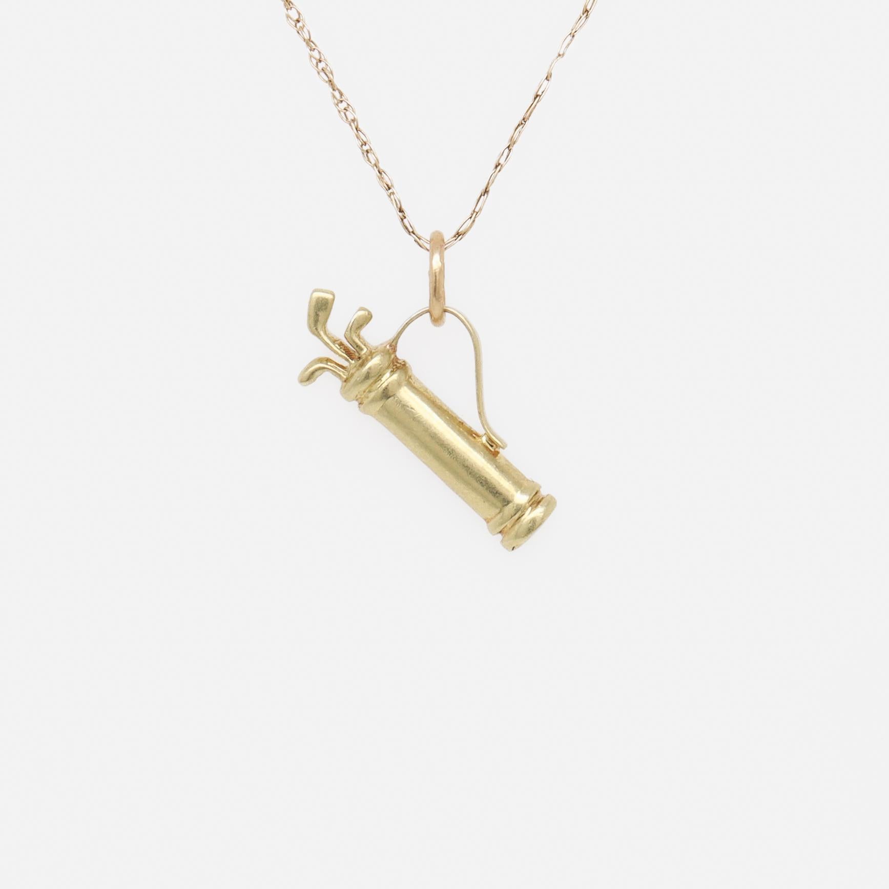 Vintage 14K Gold Golf Caddy Bag Charm for a Charm Bracelet In Good Condition For Sale In Philadelphia, PA
