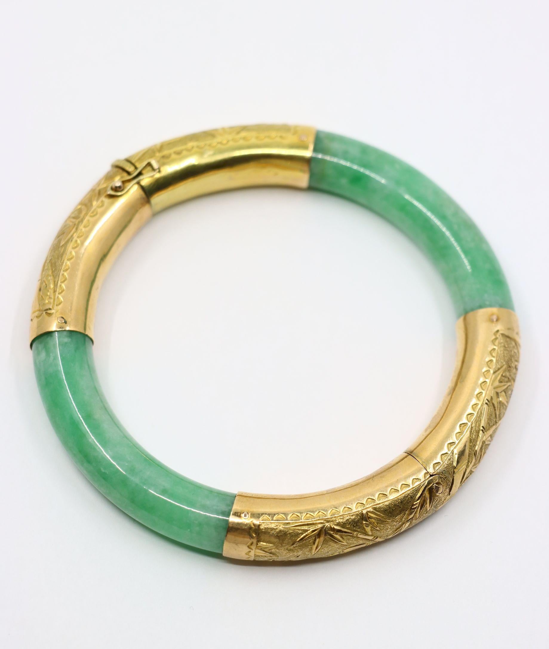 Vintage 14K Gold Green Jade Bracelet For Sale 2