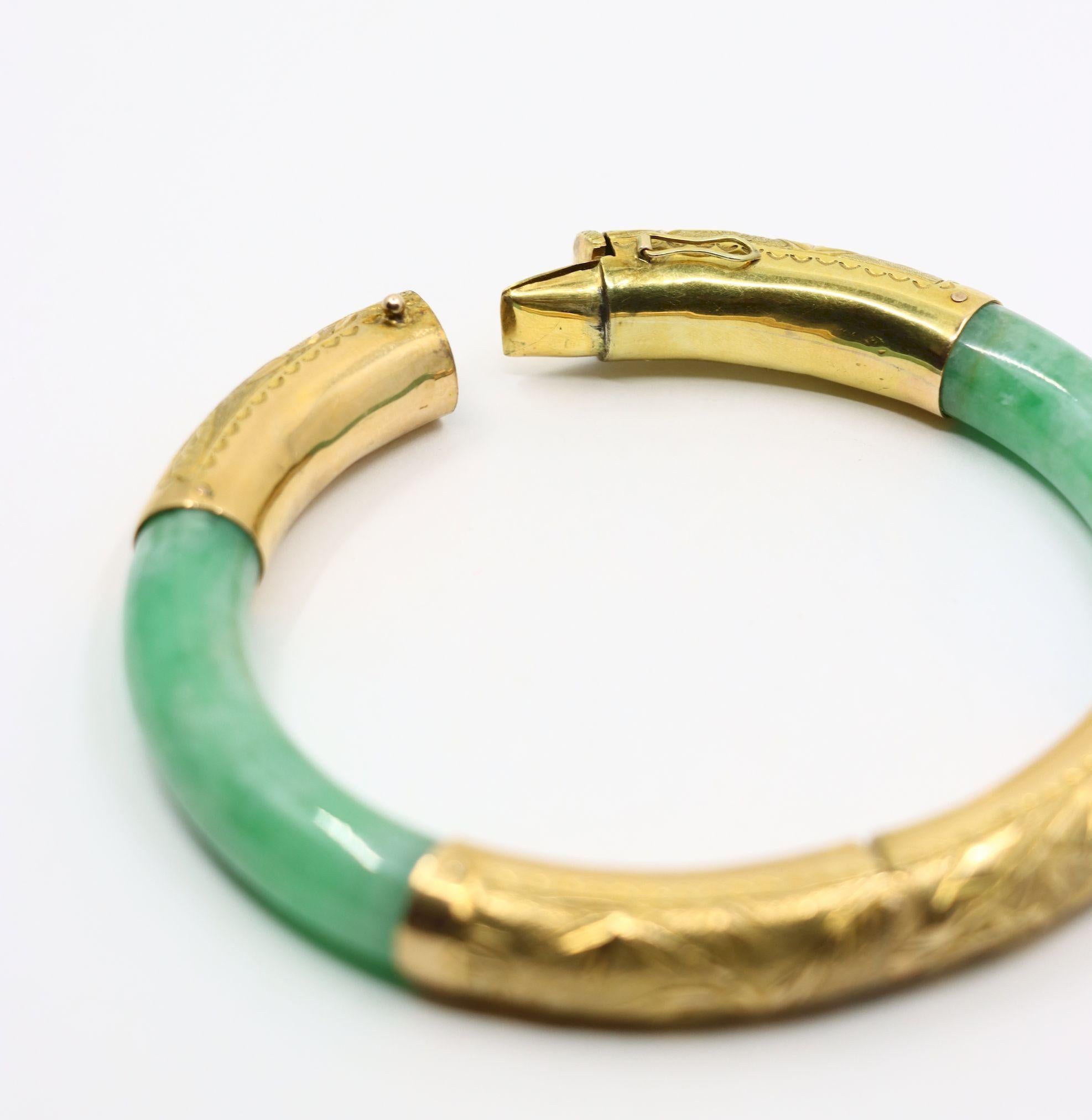 Vintage 14K Gold Green Jade Bracelet For Sale 3