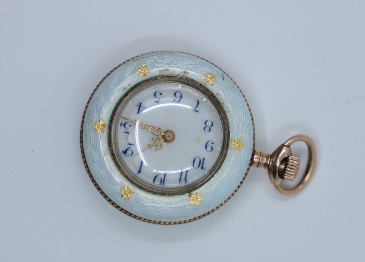 Vintage 14K Gold Guilloche Clock Pendant In Good Condition For Sale In Flushing, NY