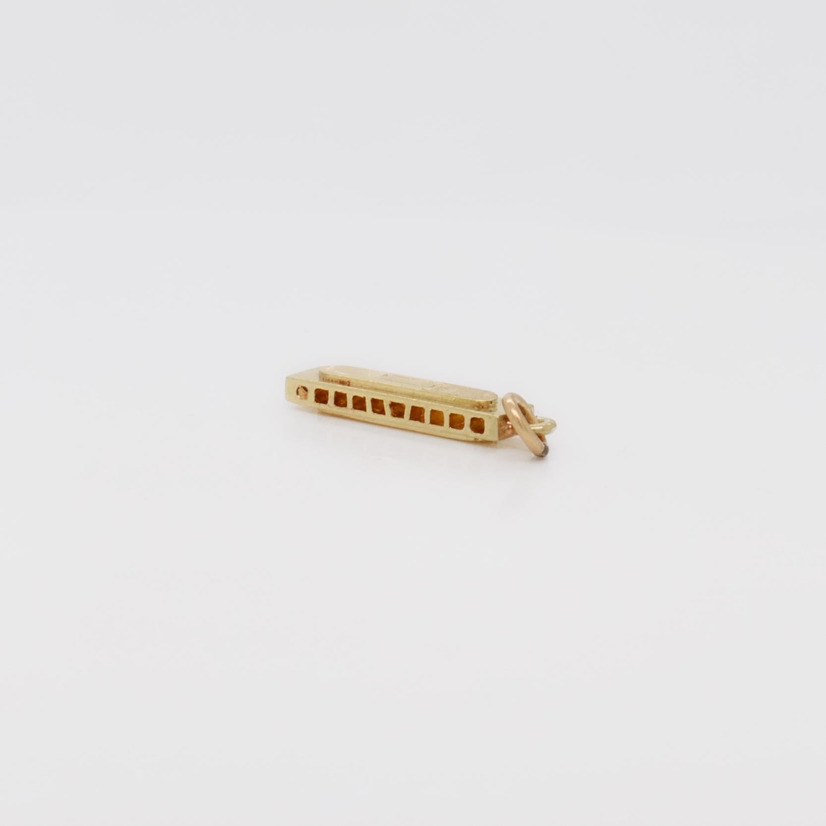 Vintage 14K Gold Harmonica Charm for a Bracelet en venta 1