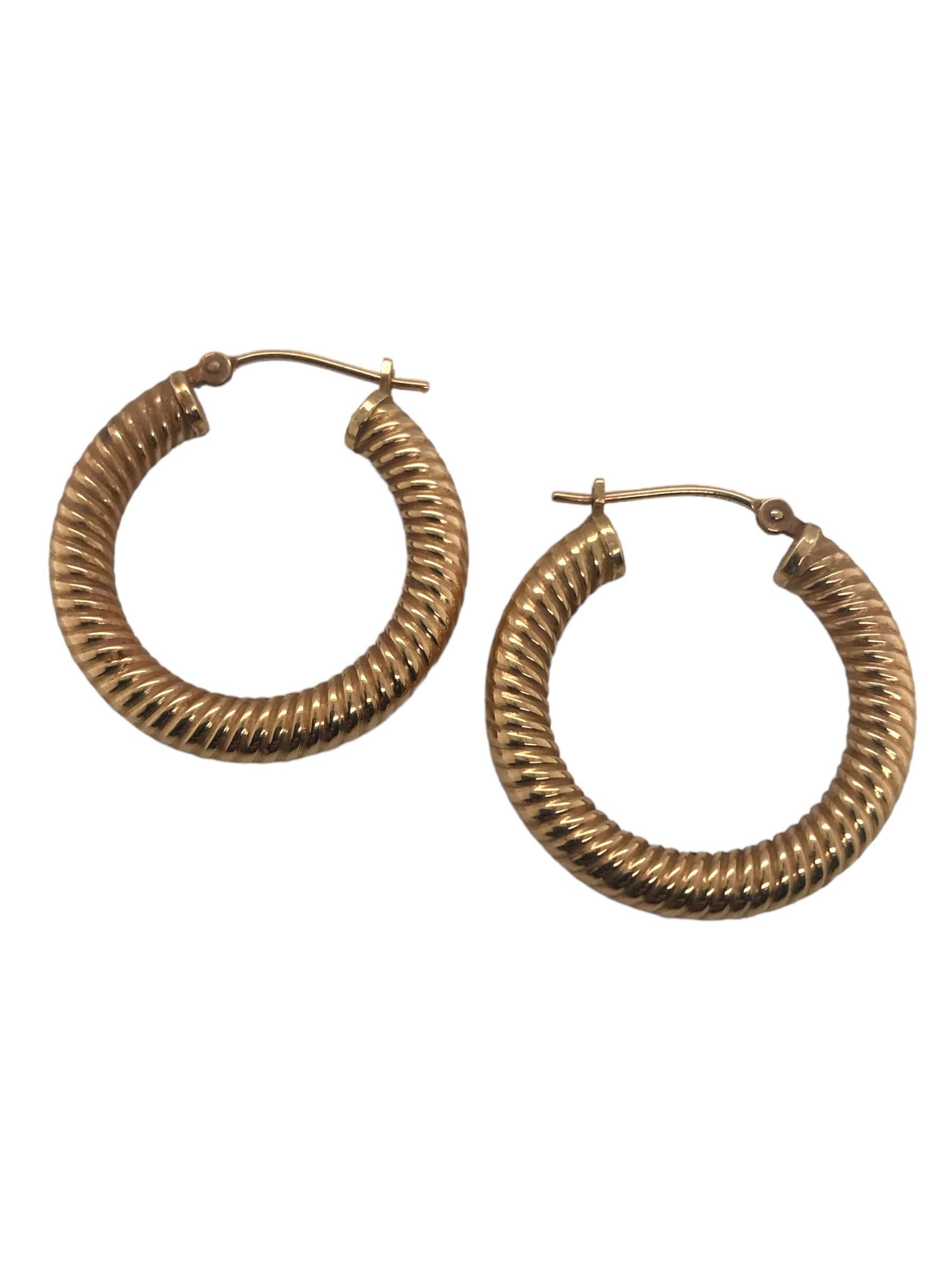 Vintage 14K Gold Hoop Earrings In Good Condition In Montgomery, AL