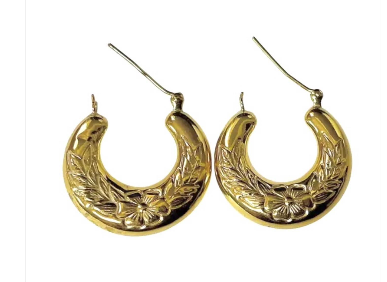 Vintage 14K Gold Hoop Earrings In Good Condition For Sale In Bradenton, FL