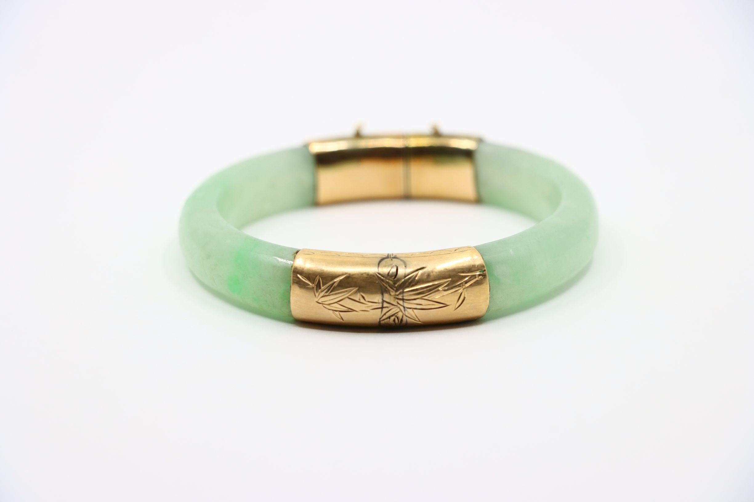 Vintage 14K Gold Jade Bracelet In Good Condition For Sale In Flushing, NY