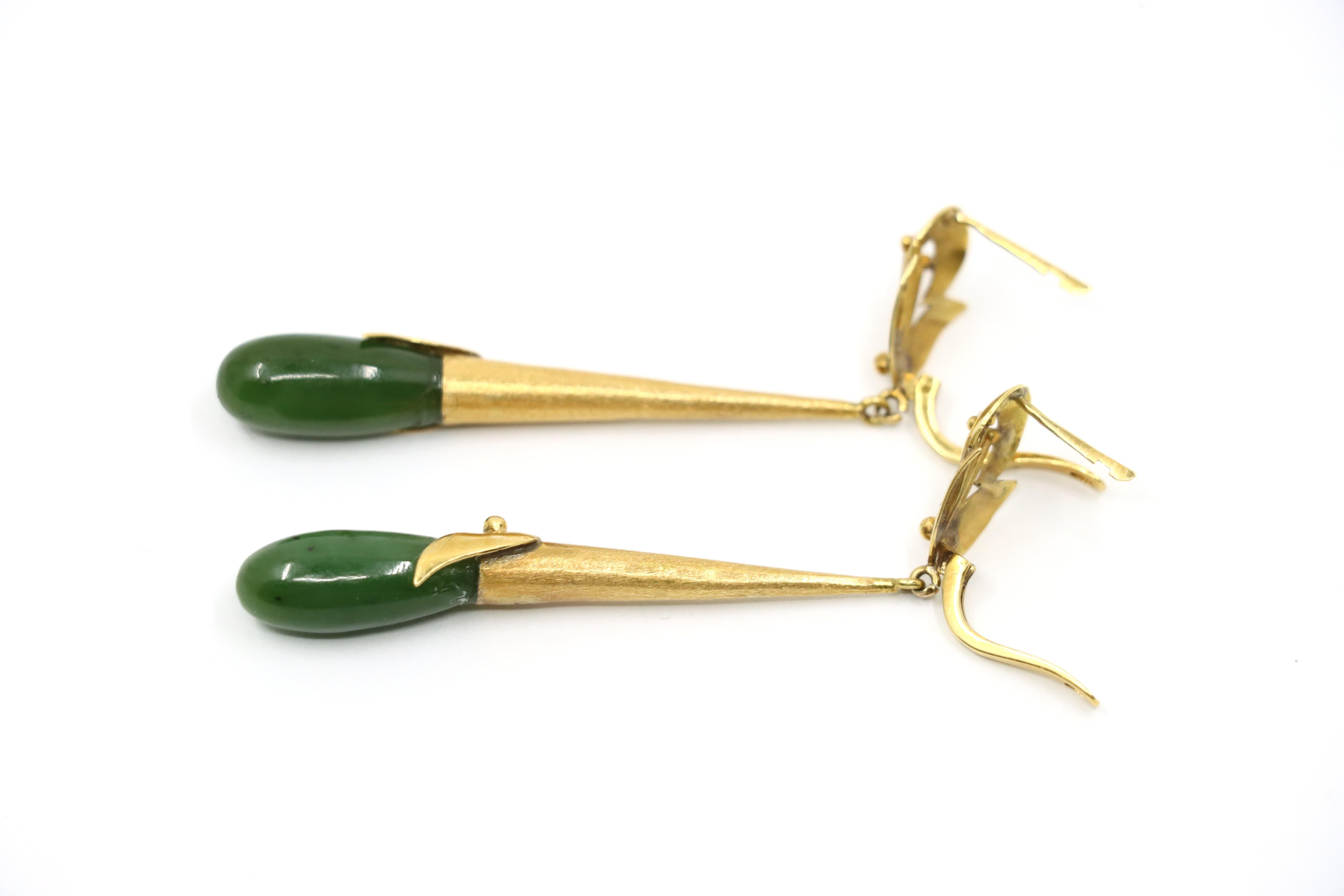 Vintage 14K Gold Jade Drop Earrings For Sale 5