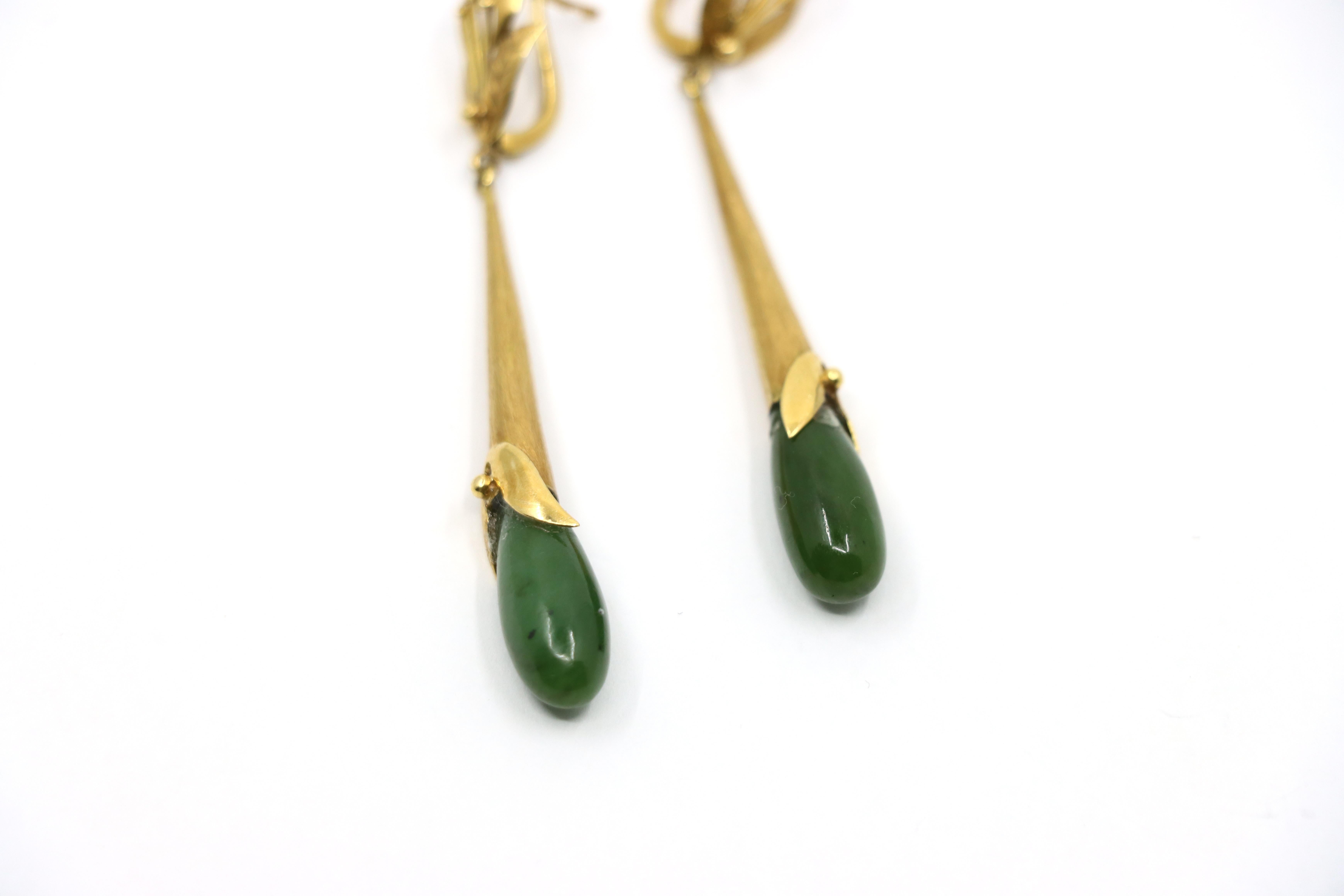 Vintage 14K Gold Jade Drop Earrings For Sale 4
