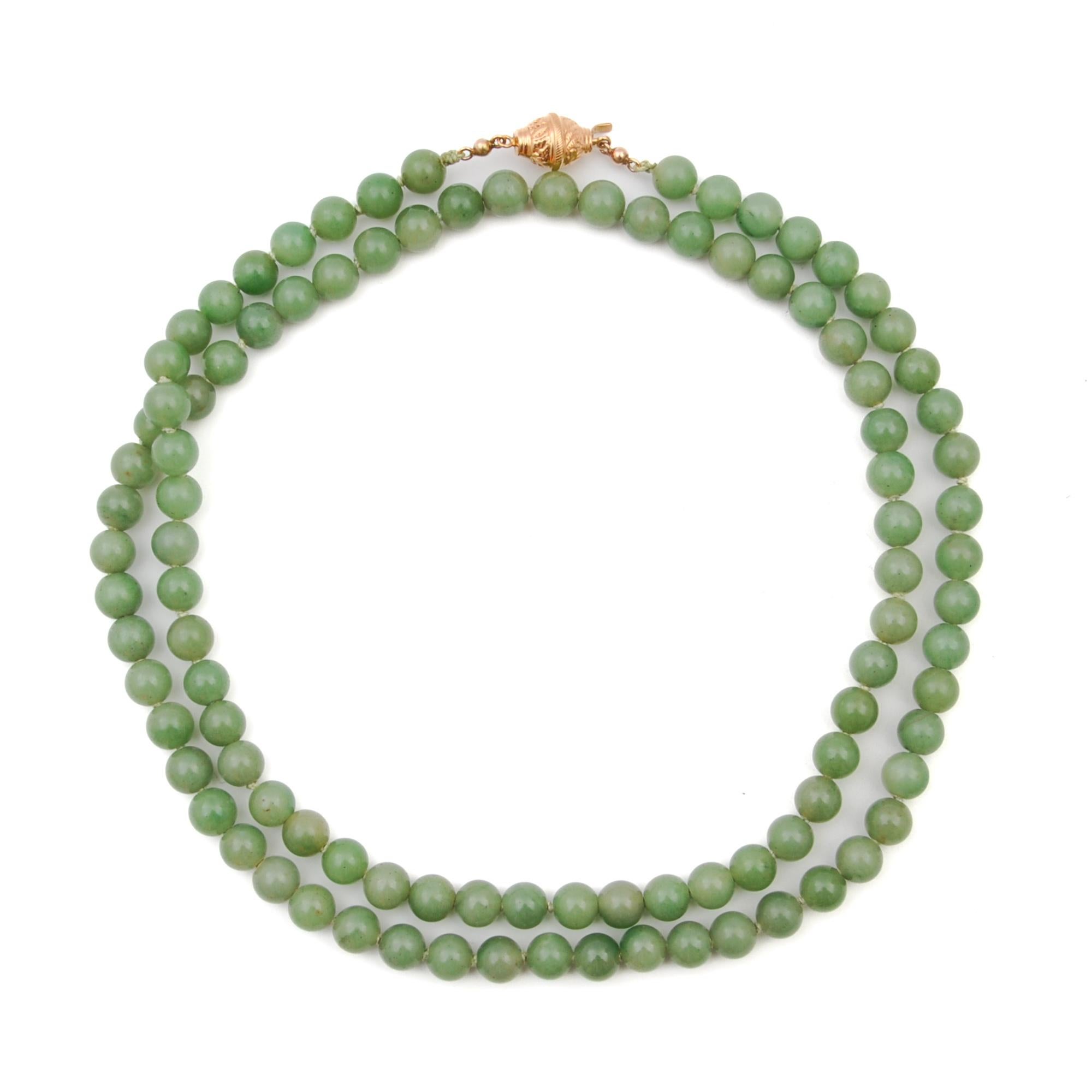 vintage jade beaded necklace