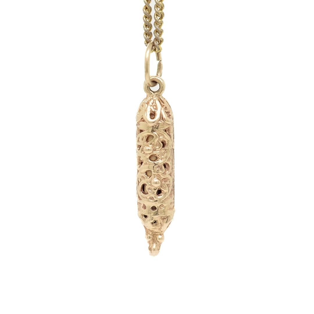 Judaica Mezuzah-Charm aus 14 Karat Gold für ein Armband im Zustand „Gut“ im Angebot in Philadelphia, PA