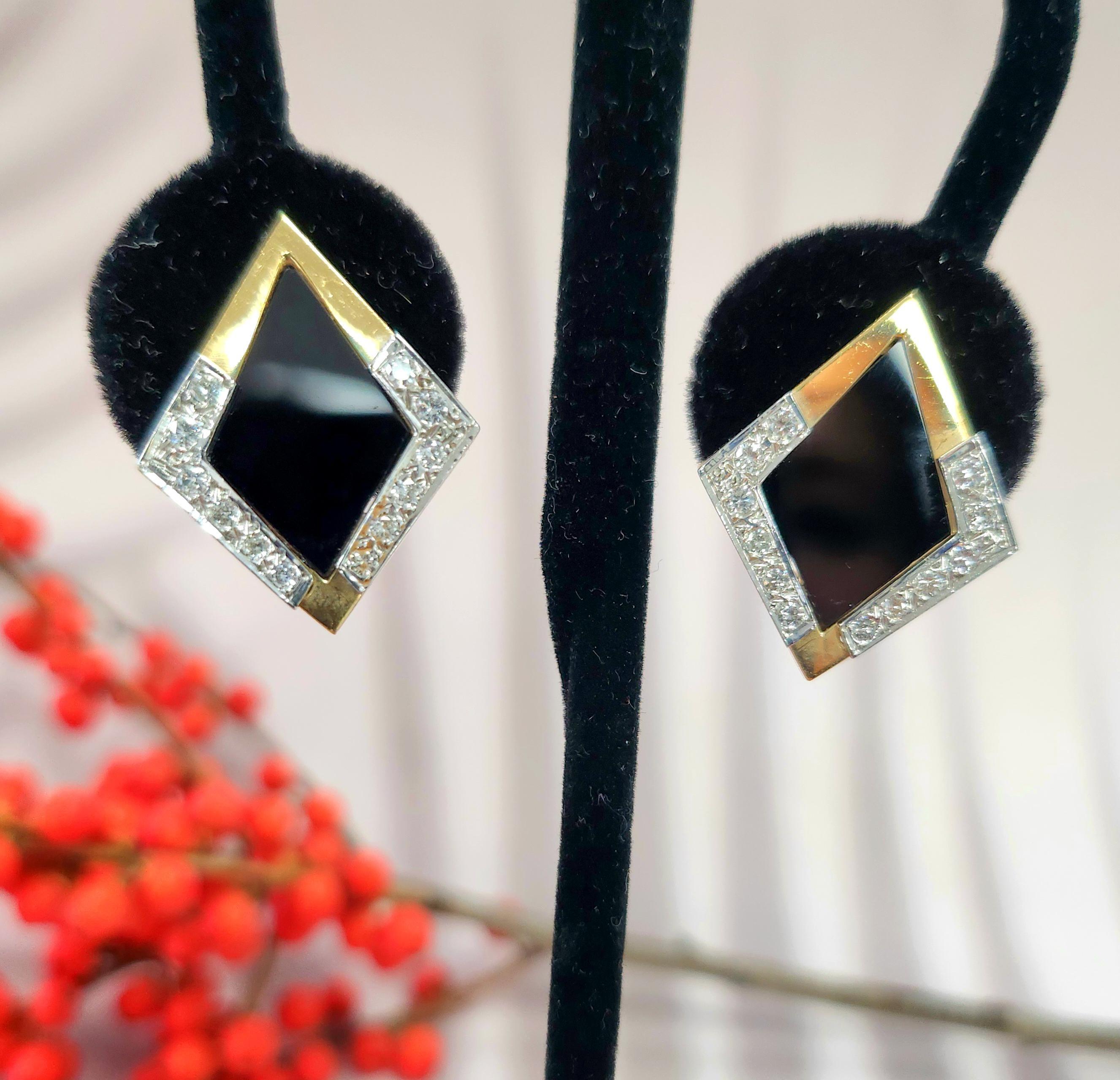 Contemporary Vintage 14K Gold Kite Shaped Onyx & Diamond Lever Back Earrings For Sale