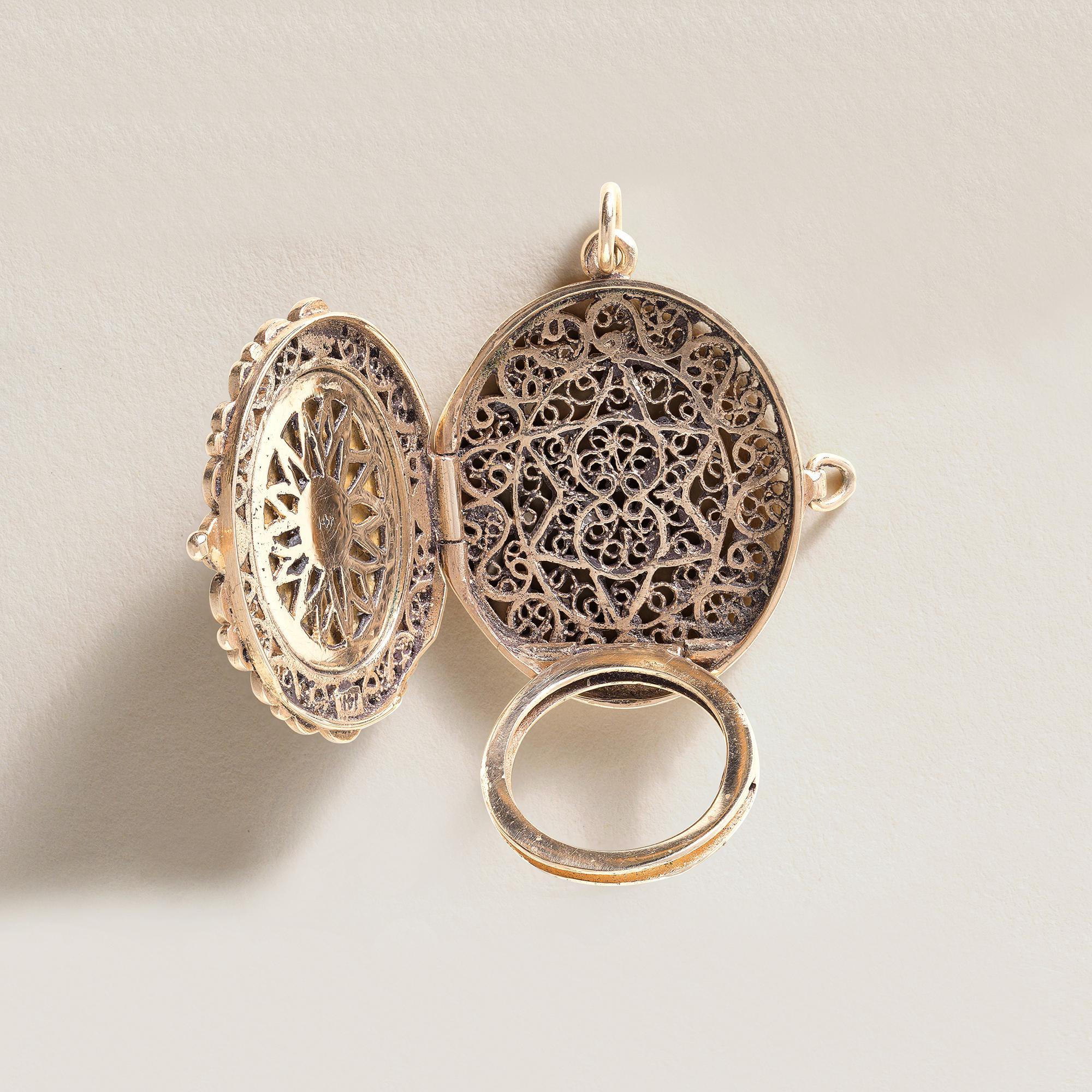 Ciondolo a medaglione con ritratto di donna in turchese in oro 14K vintage In condizioni buone in vendita a Los Angeles, CA