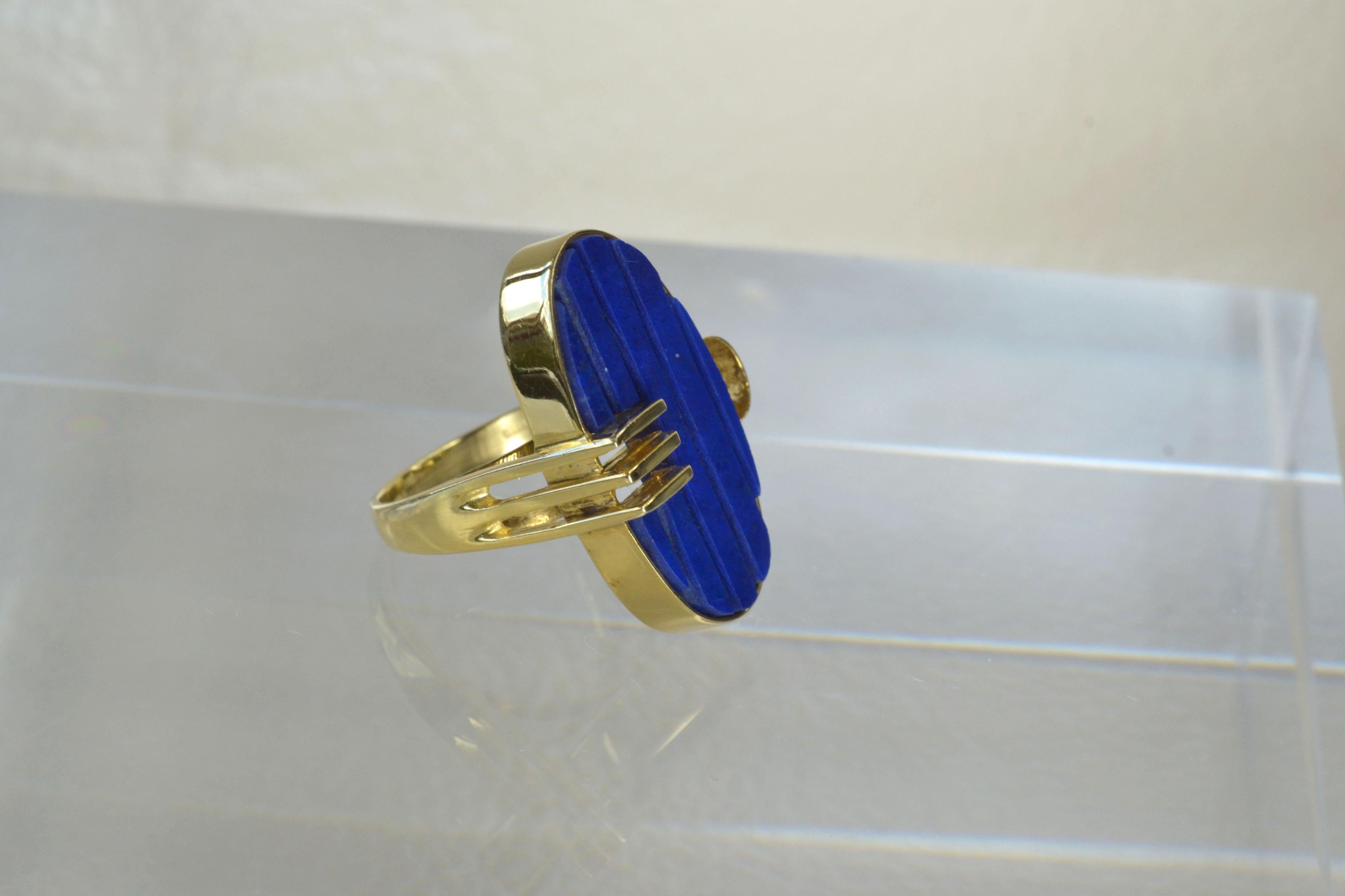Ovaler Ring aus 14 Karat Gold mit Lapislazuli, Unikat (Ovalschliff) im Angebot