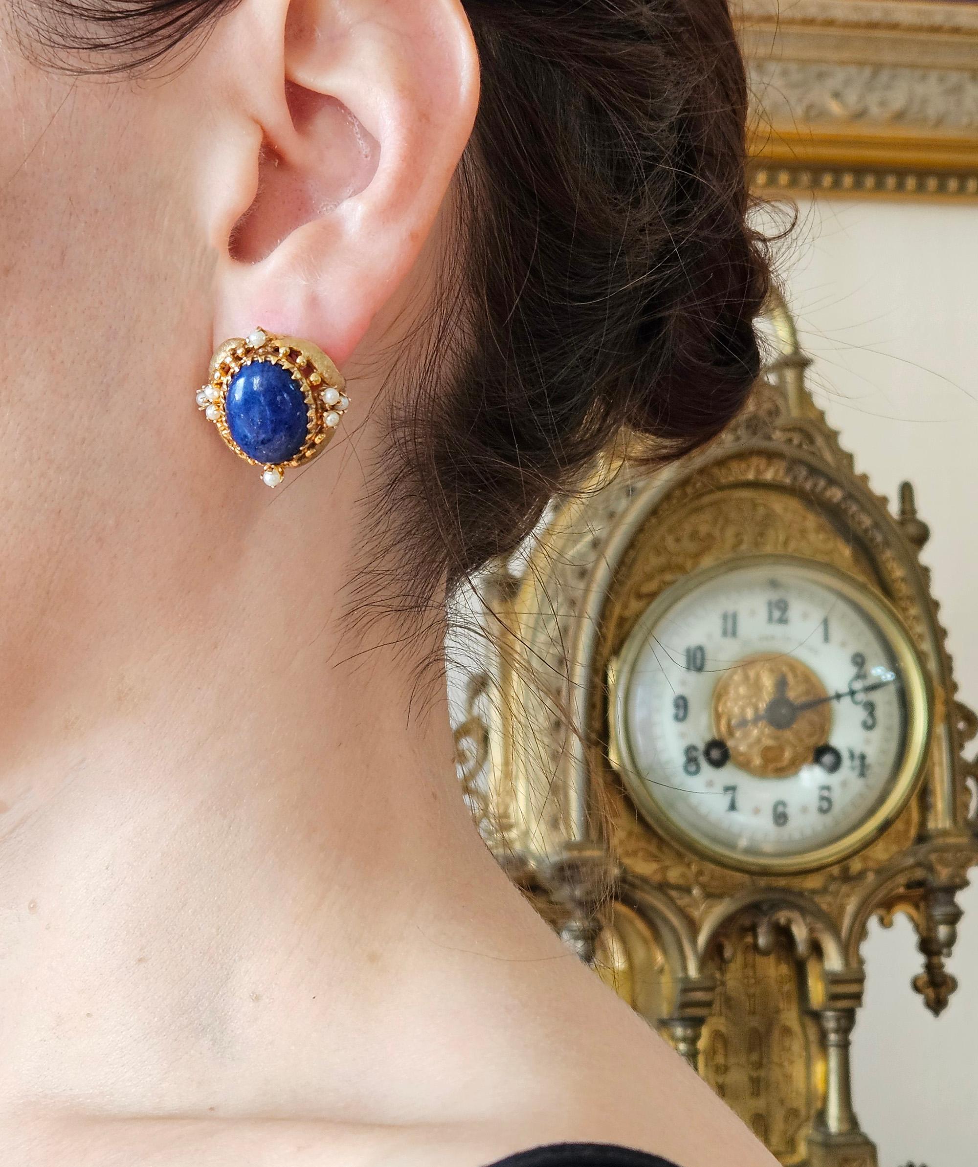 Vintage 14k Gold Lapis Lazuli Pearl Button Earrings Clips Post, Circa 1970s For Sale 5