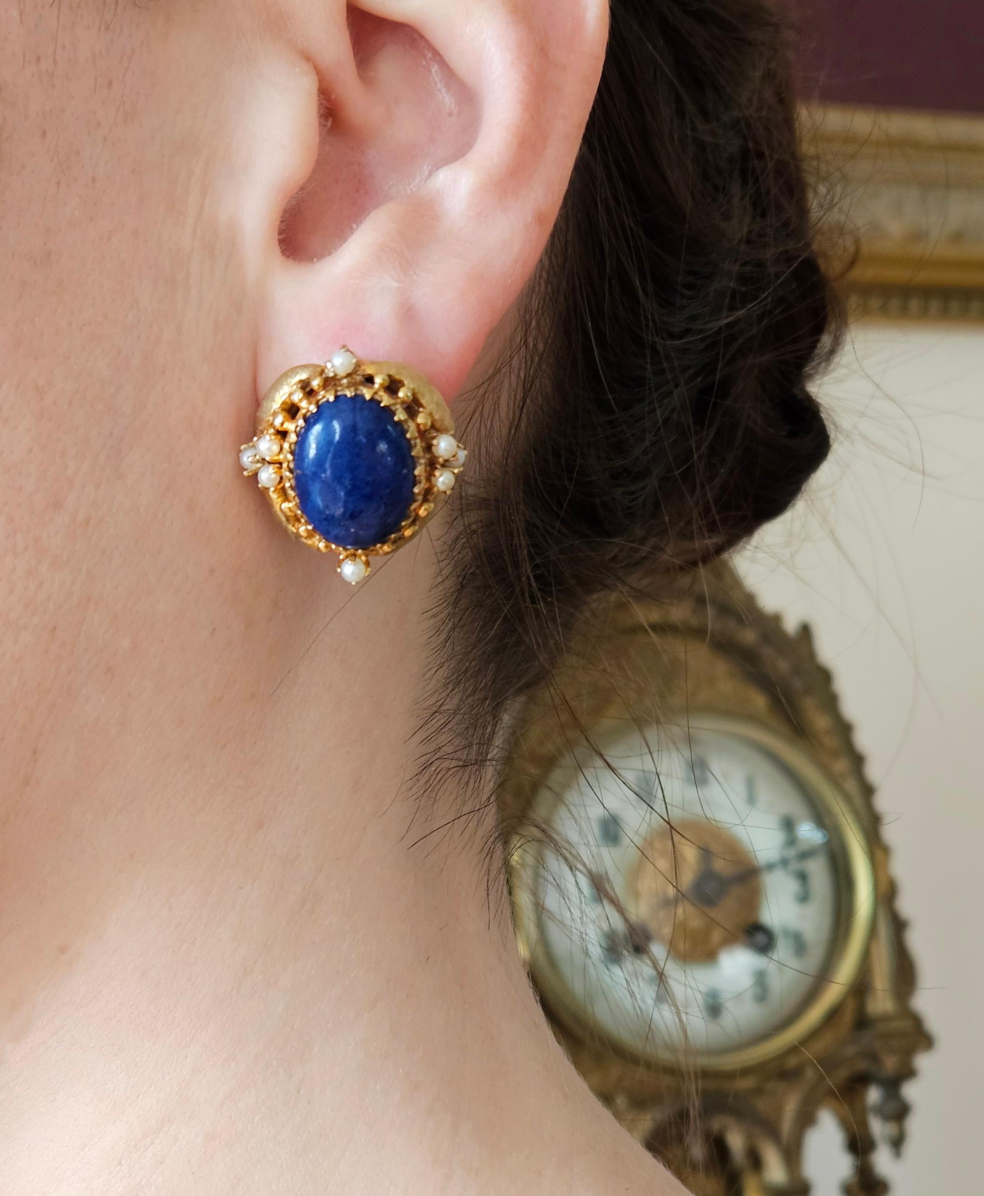 Vintage 14k Gold Lapis Lazuli Pearl Button Earrings Clips Post, Circa 1970s For Sale 3