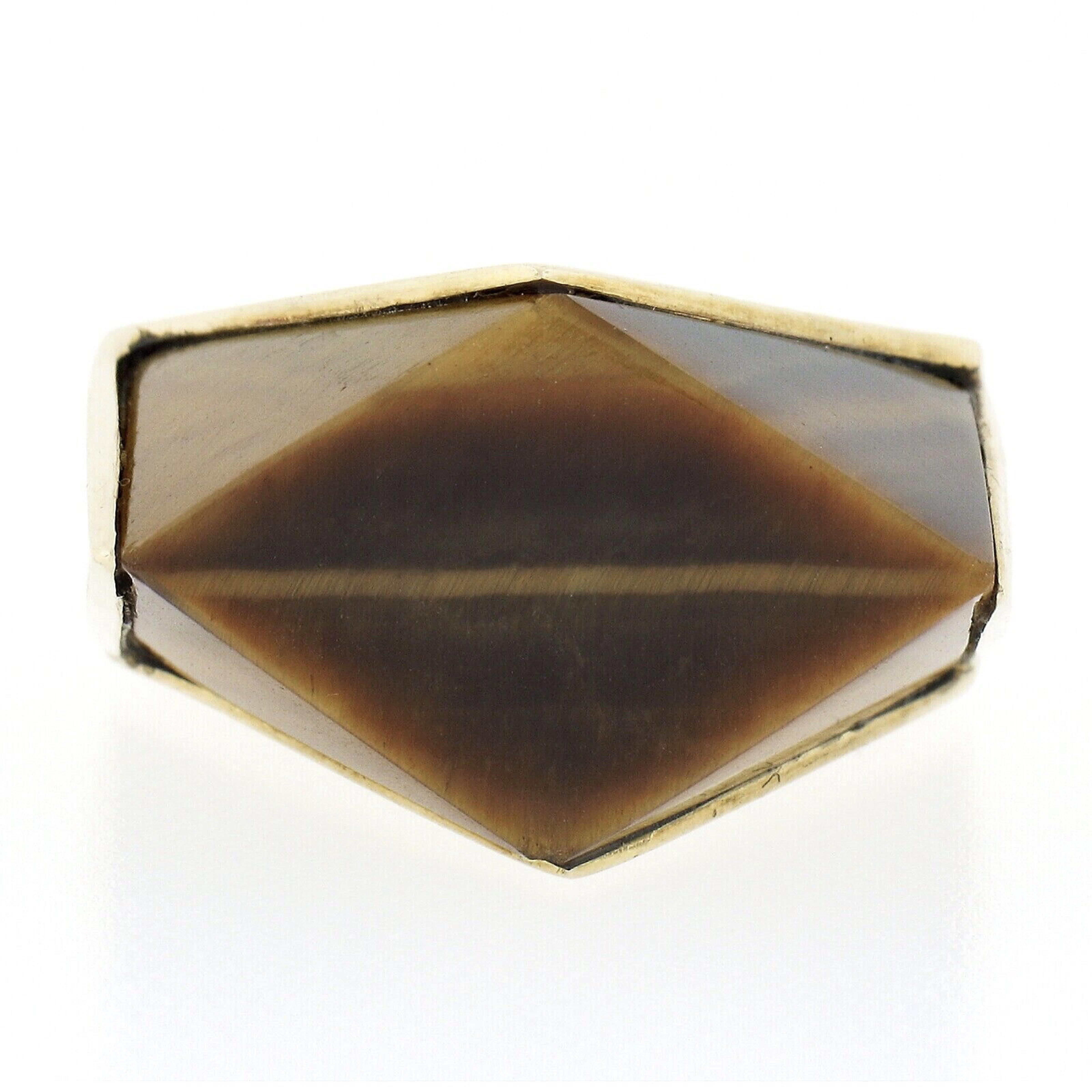 Vintage 14K Gold Large Polished Custom Cut Tiger's Eye Solitaire Geometric Ring In Good Condition For Sale In Montclair, NJ